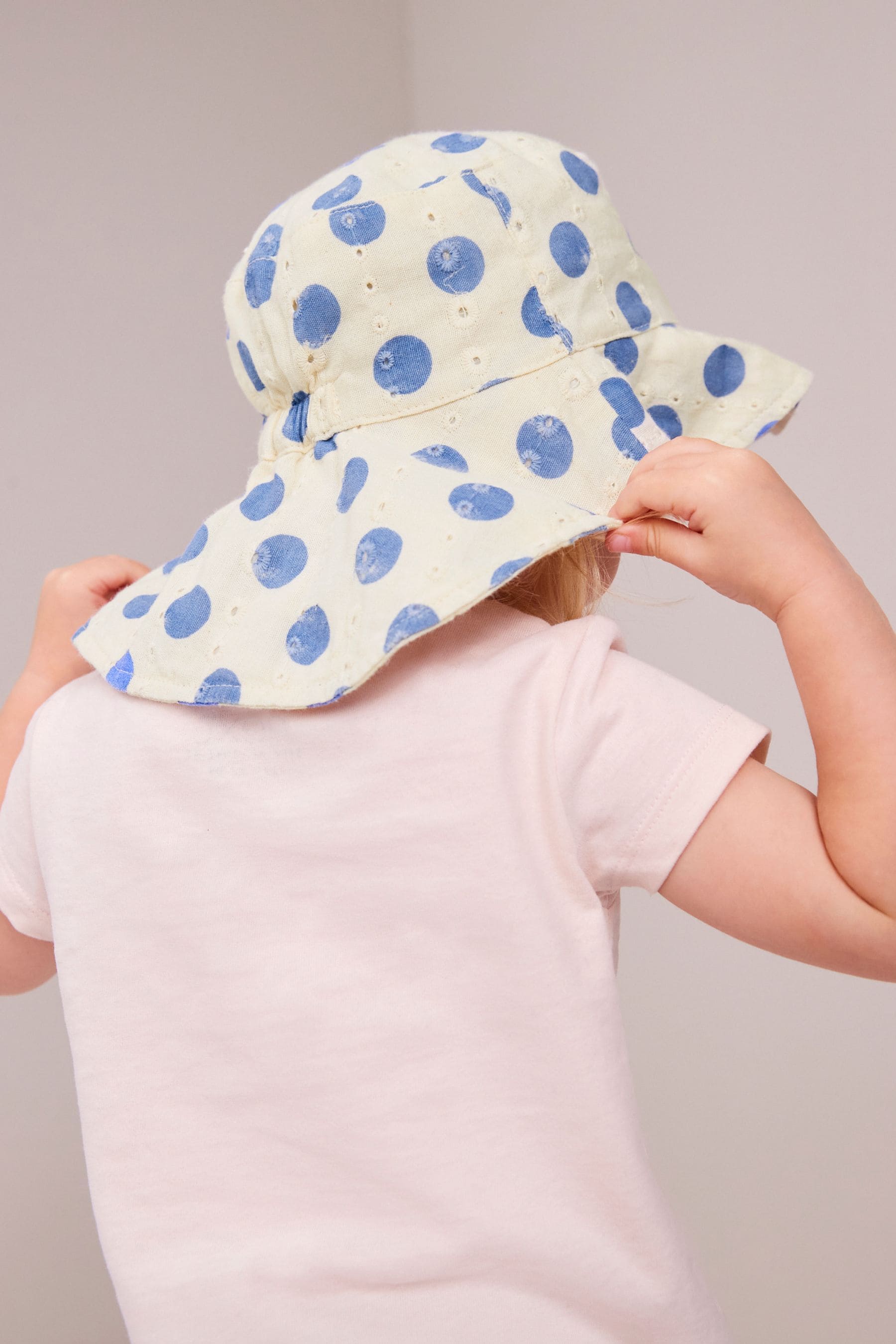 White/Blue Low Back Bucket Hat (3mths-10yrs)