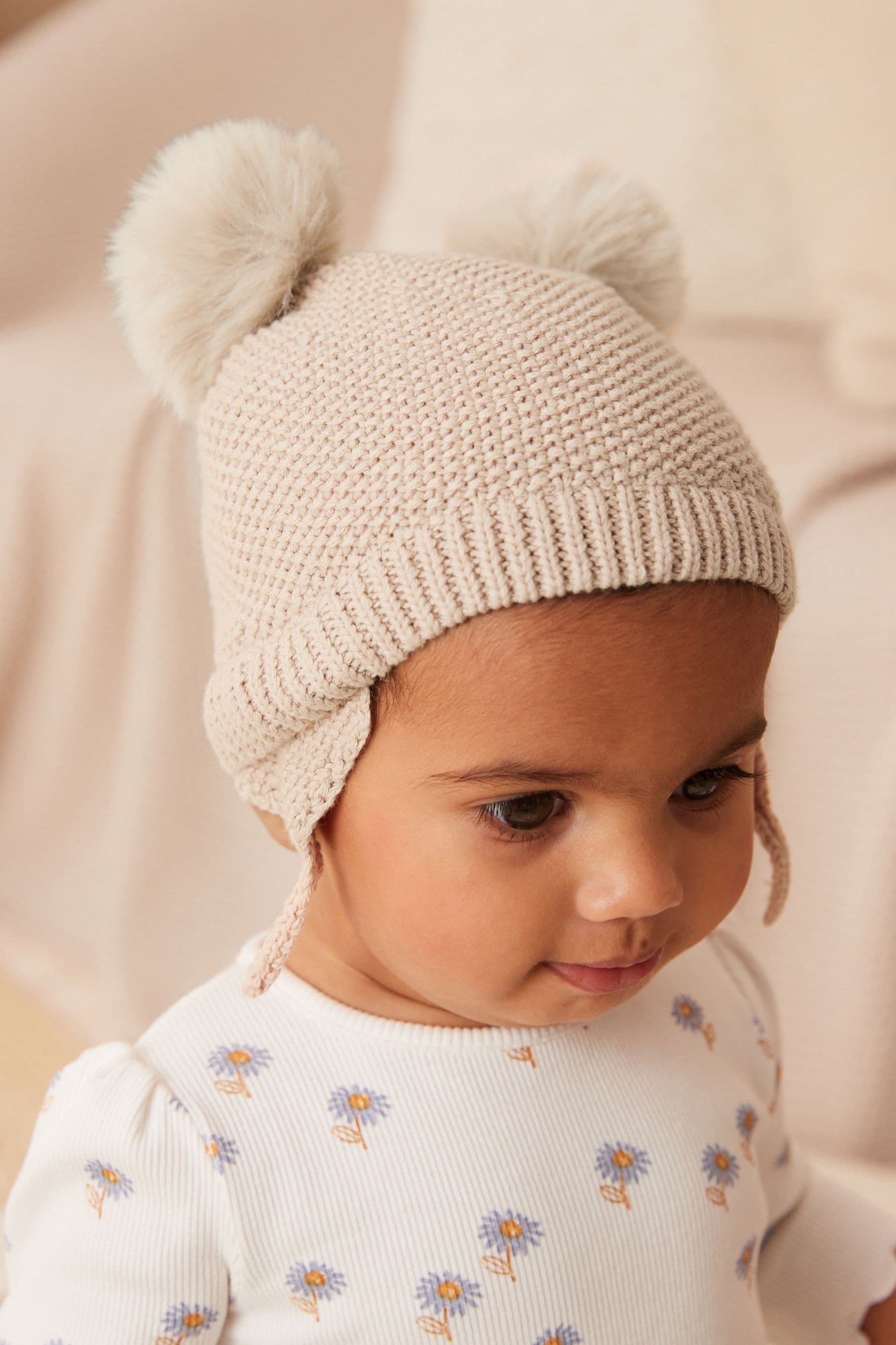 Neutral Knitted Double Pom Baby Hat (0mths-2yrs)