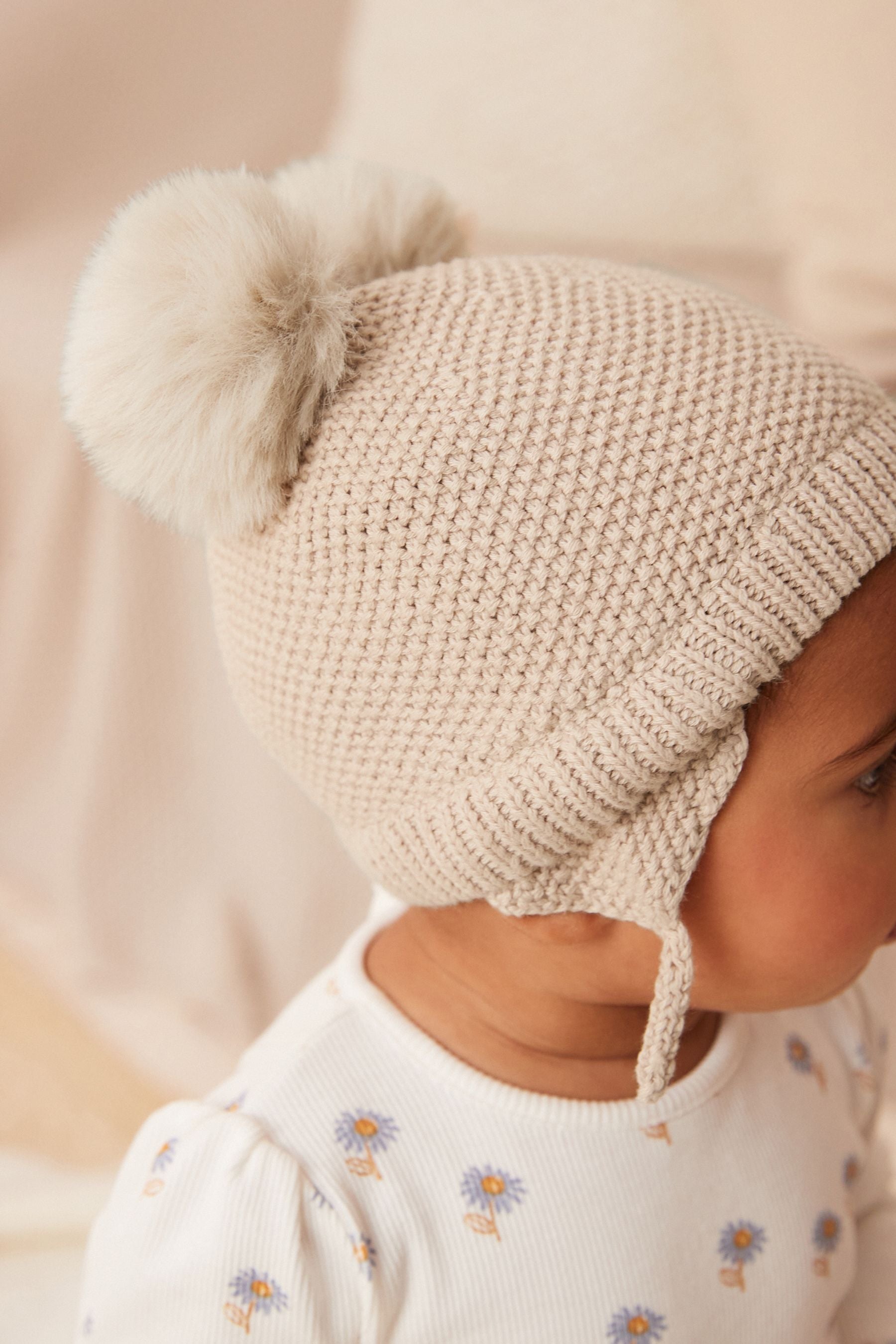 Neutral Knitted Double Pom Baby Hat (0mths-2yrs)