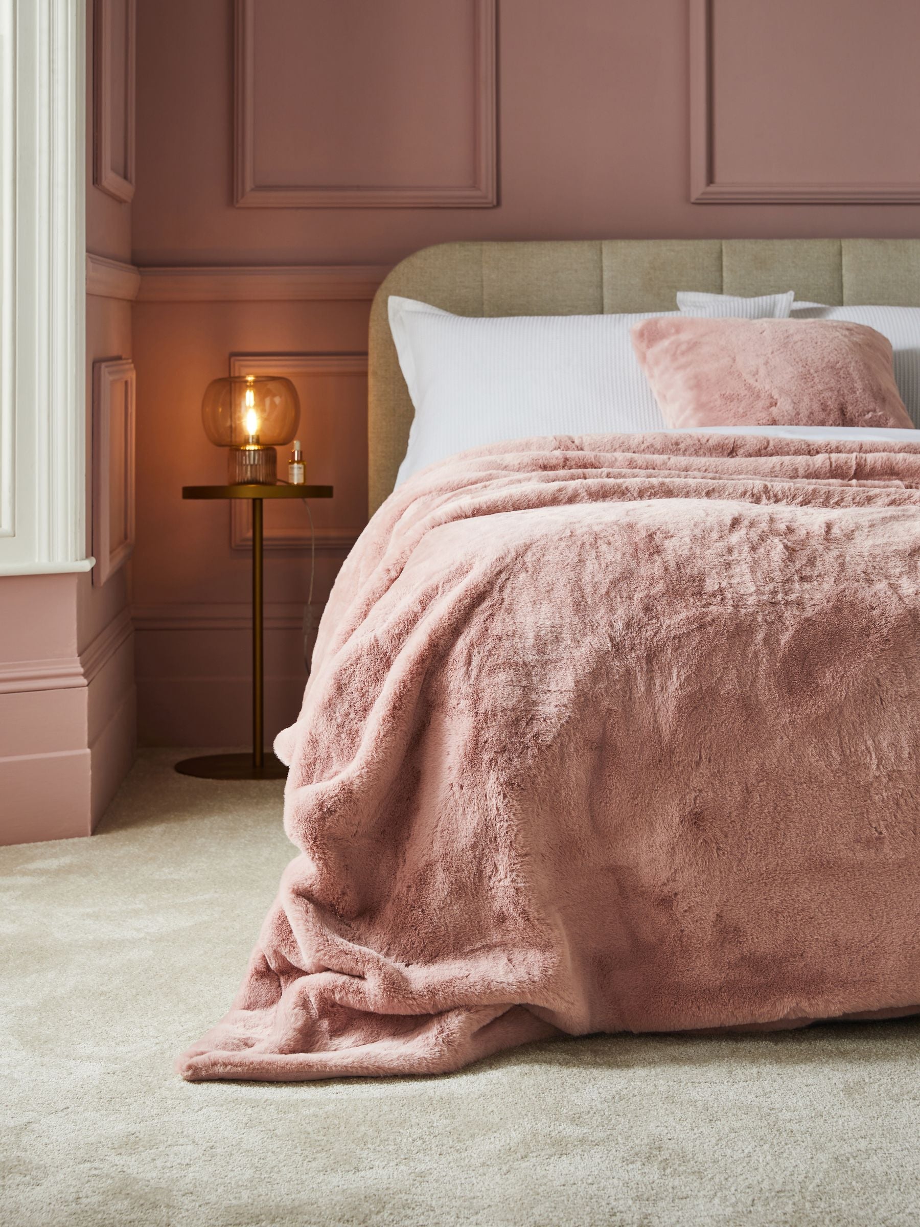 Pink Soft To Touch Plush Faux Fur Throw