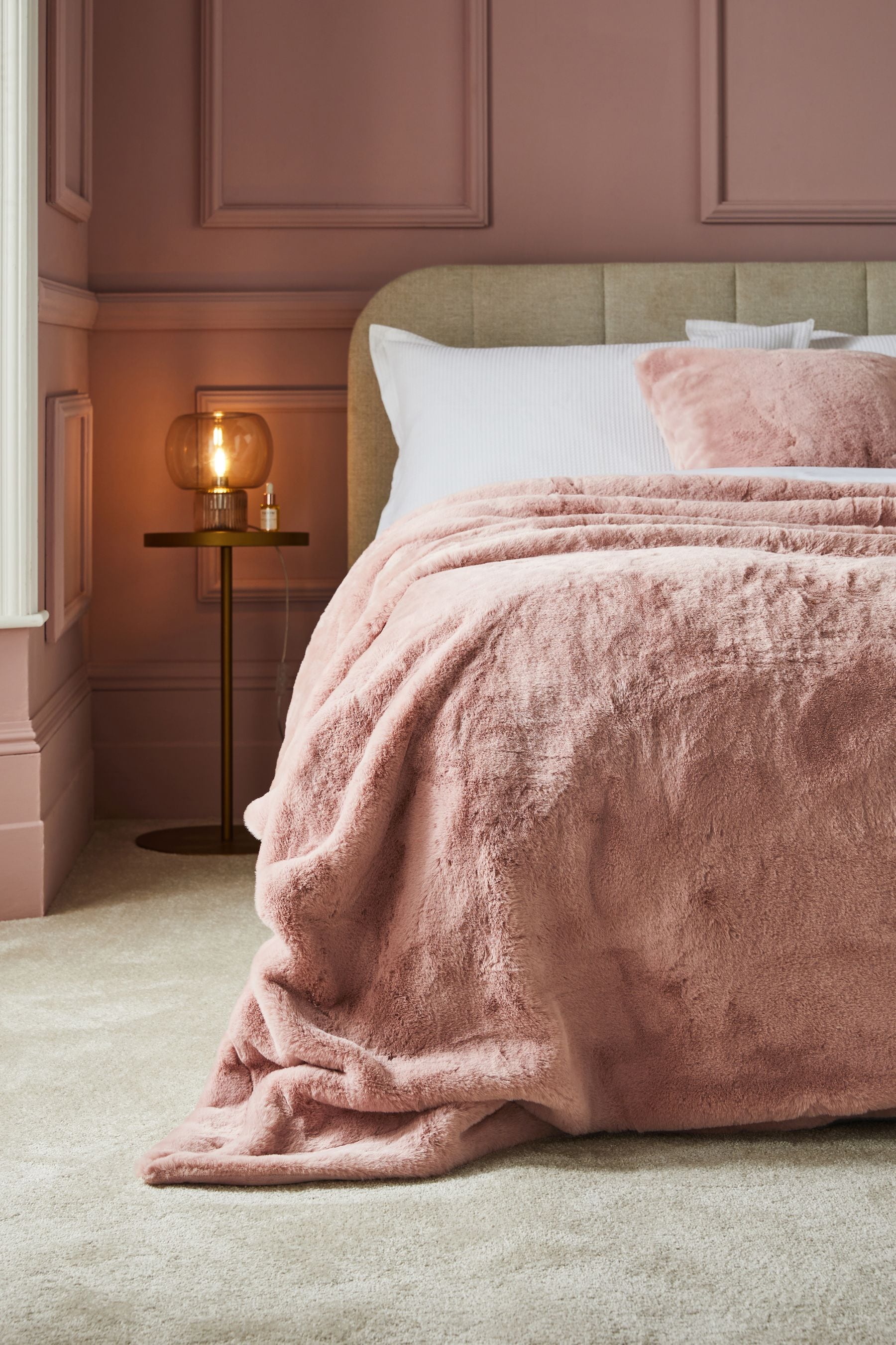 Pink Soft To Touch Plush Faux Fur Throw