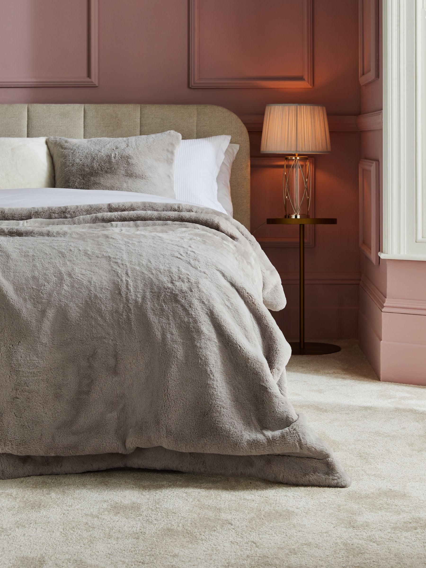 Grey Soft To Touch Plush Faux Fur Throw