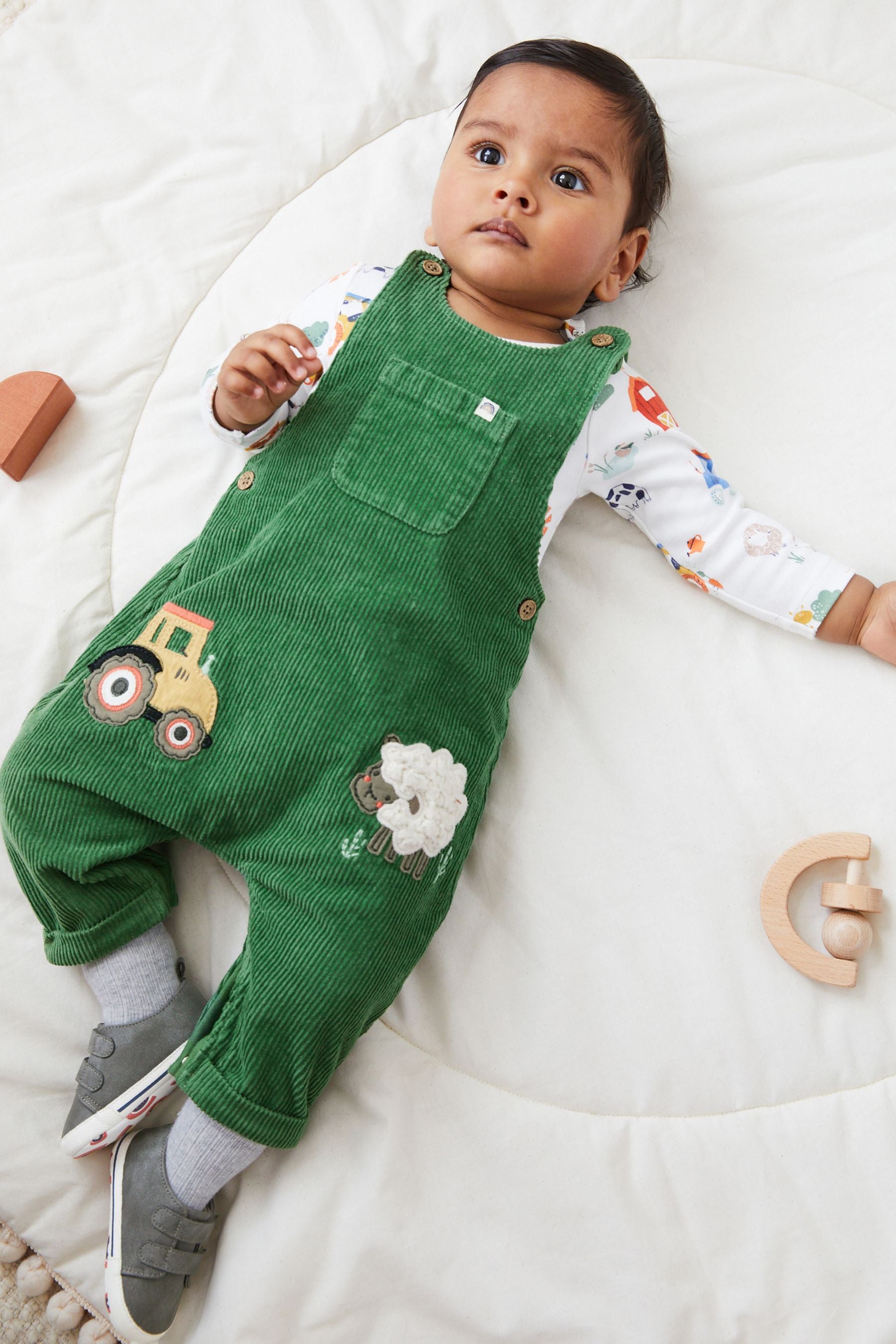 Green Baby Appliqu?© Corduroy Dungarees And Jersey Bodysuit Set (0mths-2yrs)