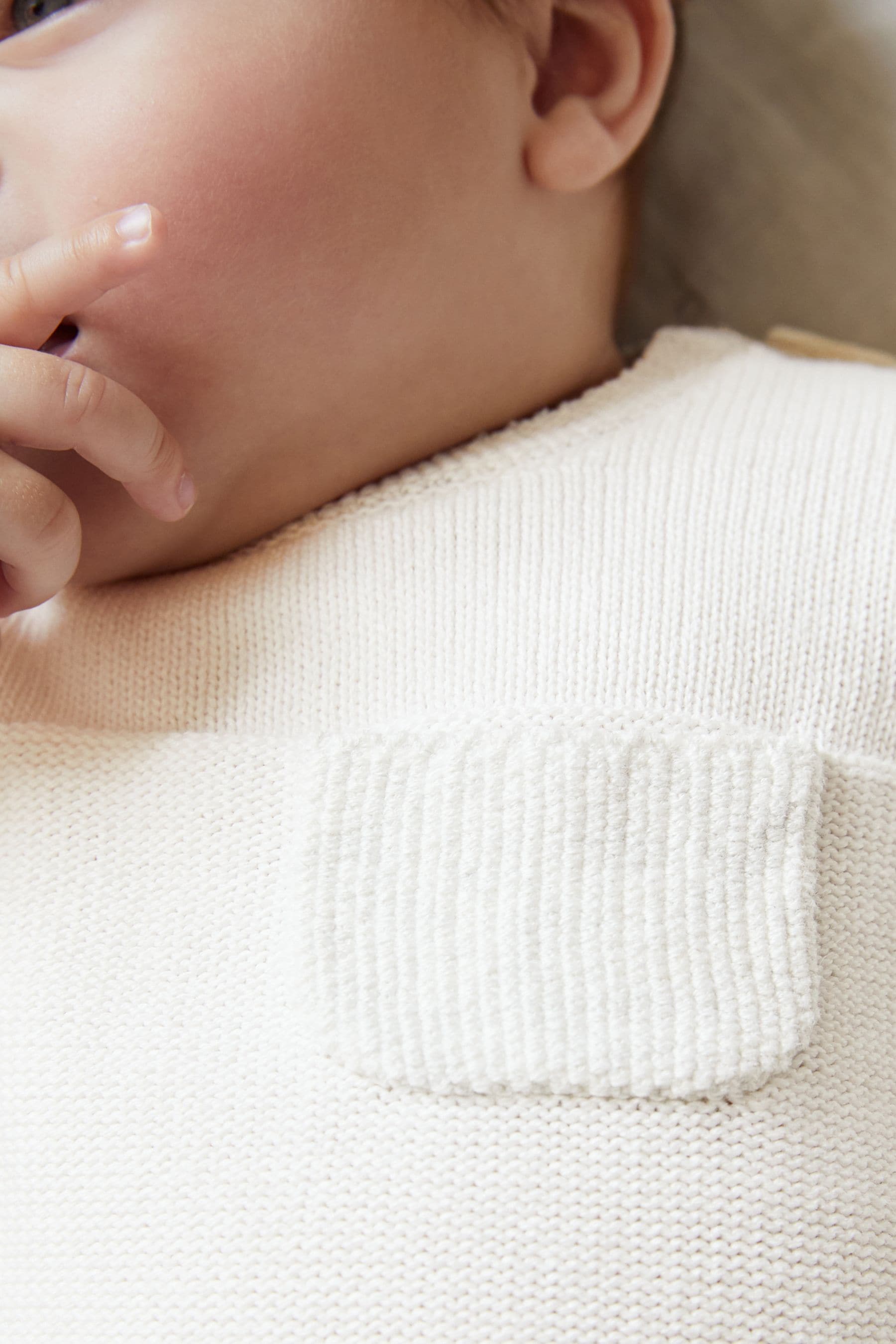 White Knitted Baby Jumper & Legging Set (0mths-2yrs)