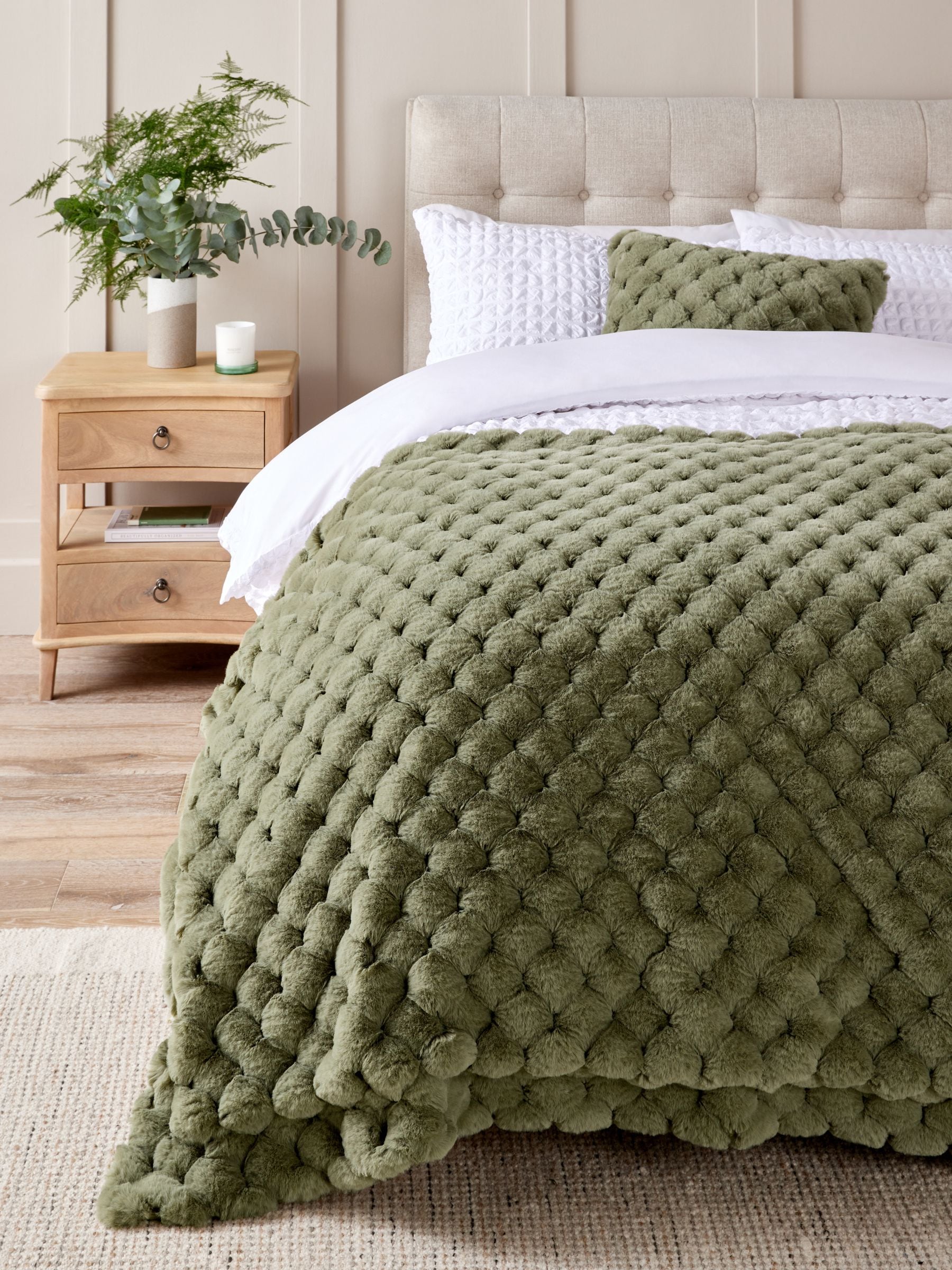 Sage Green Luna Scalloped Plush Faux Fur Throw