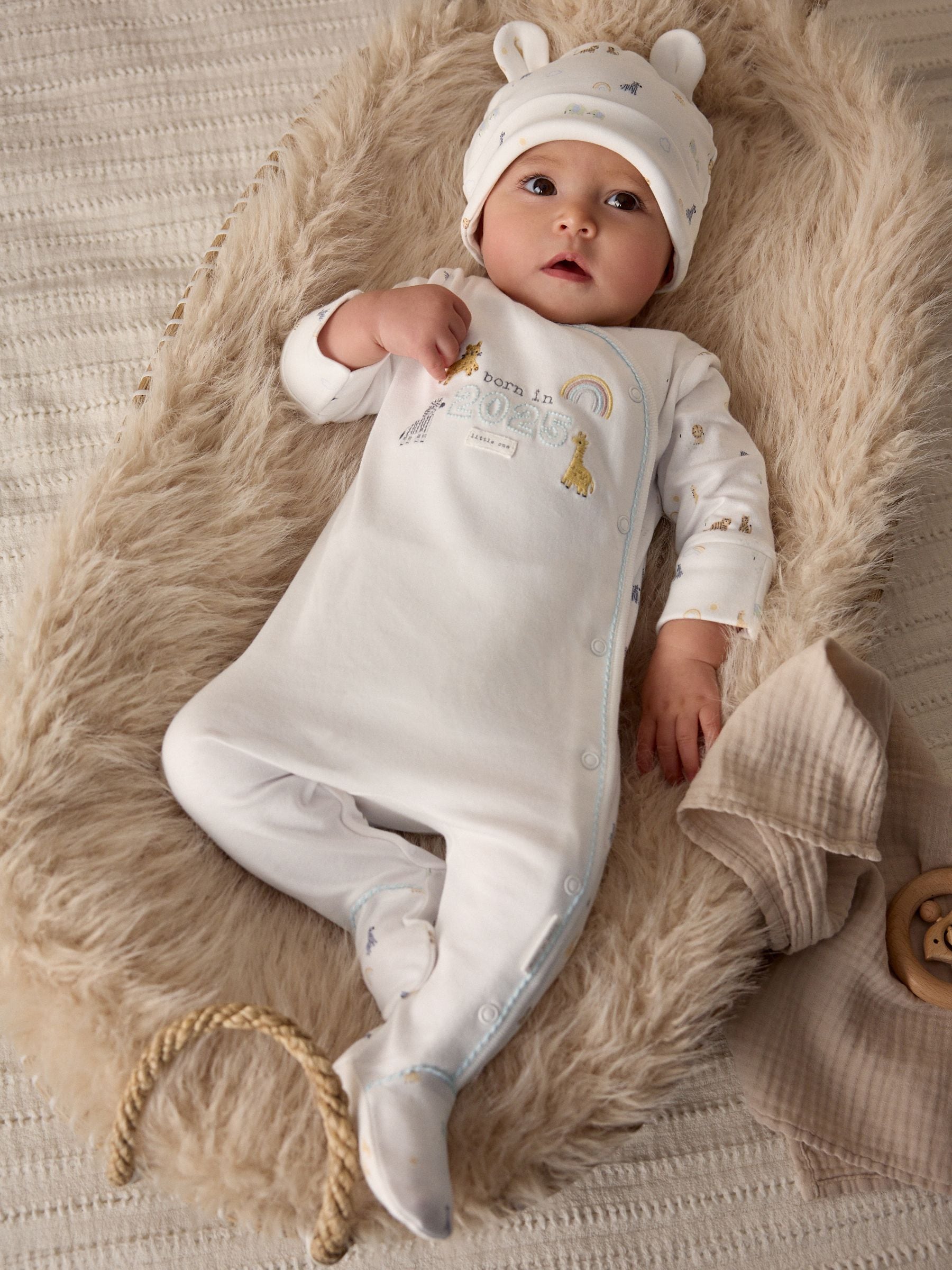 White Baby Born in 2025 100% Cotton Sleepsuit and Hat Set (0-9mths)