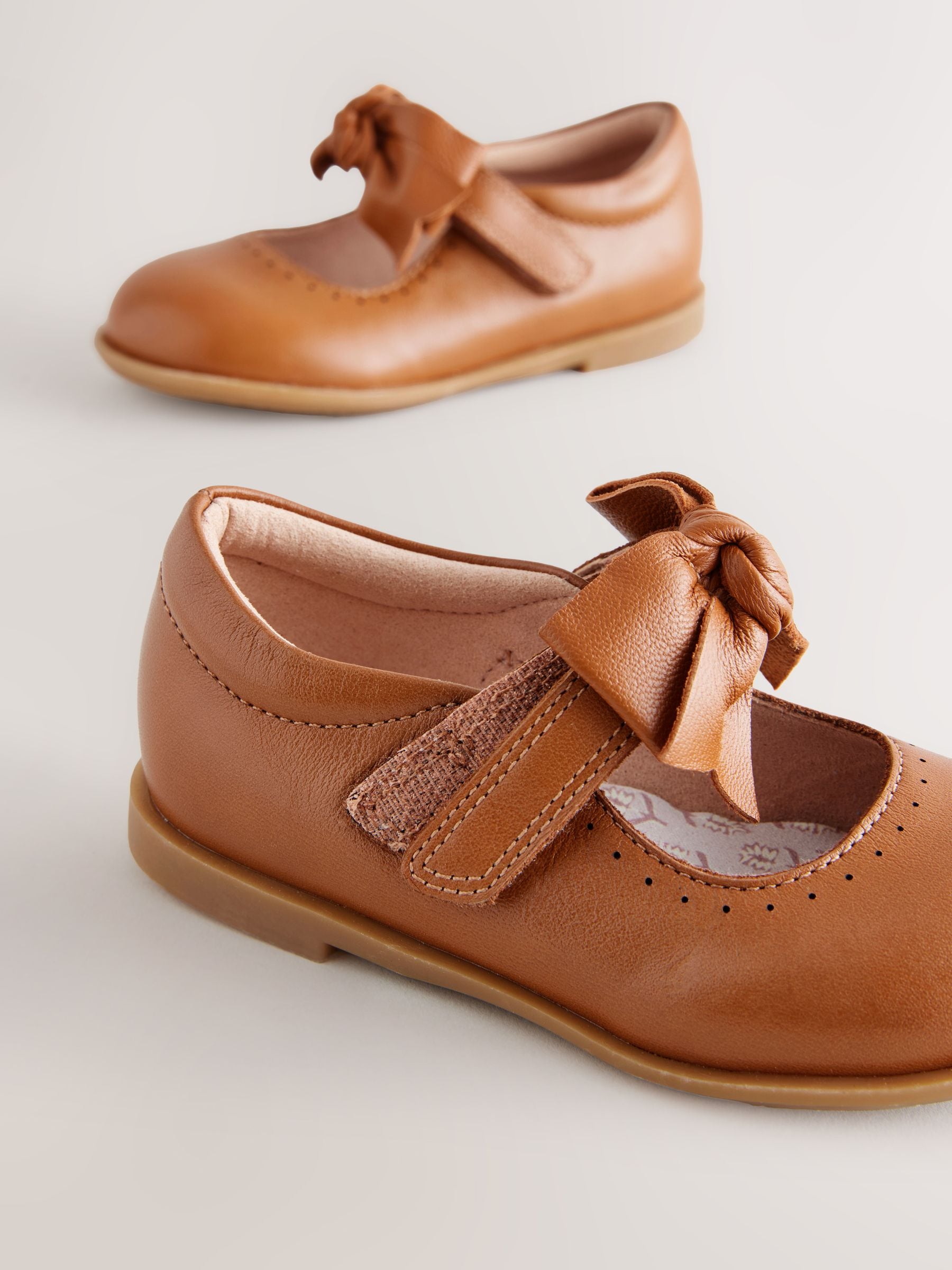 Tan Brown Bow Leather Touch Fastening Shoes