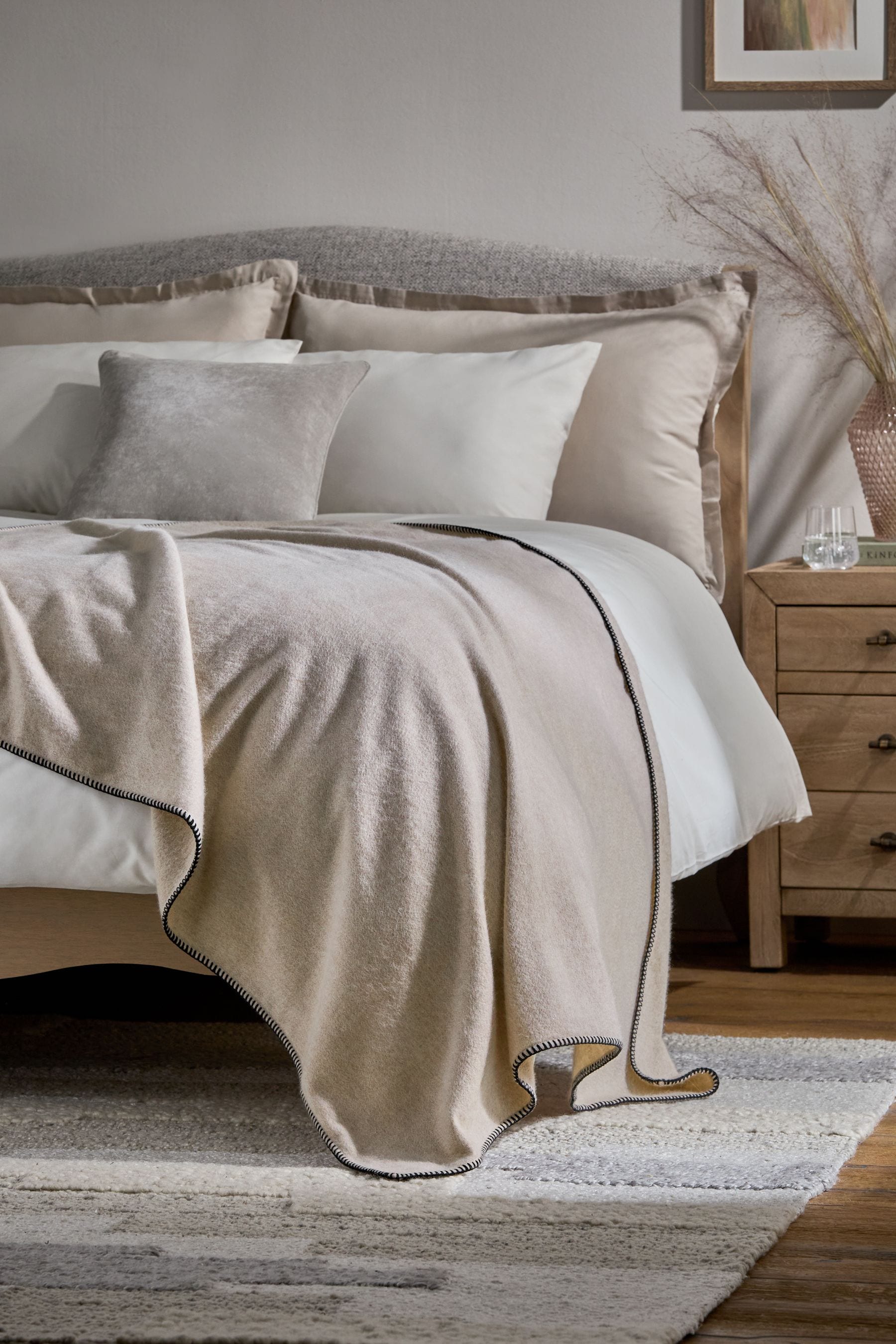 Natural N. Premium Cashmere Stitched Edge Throw