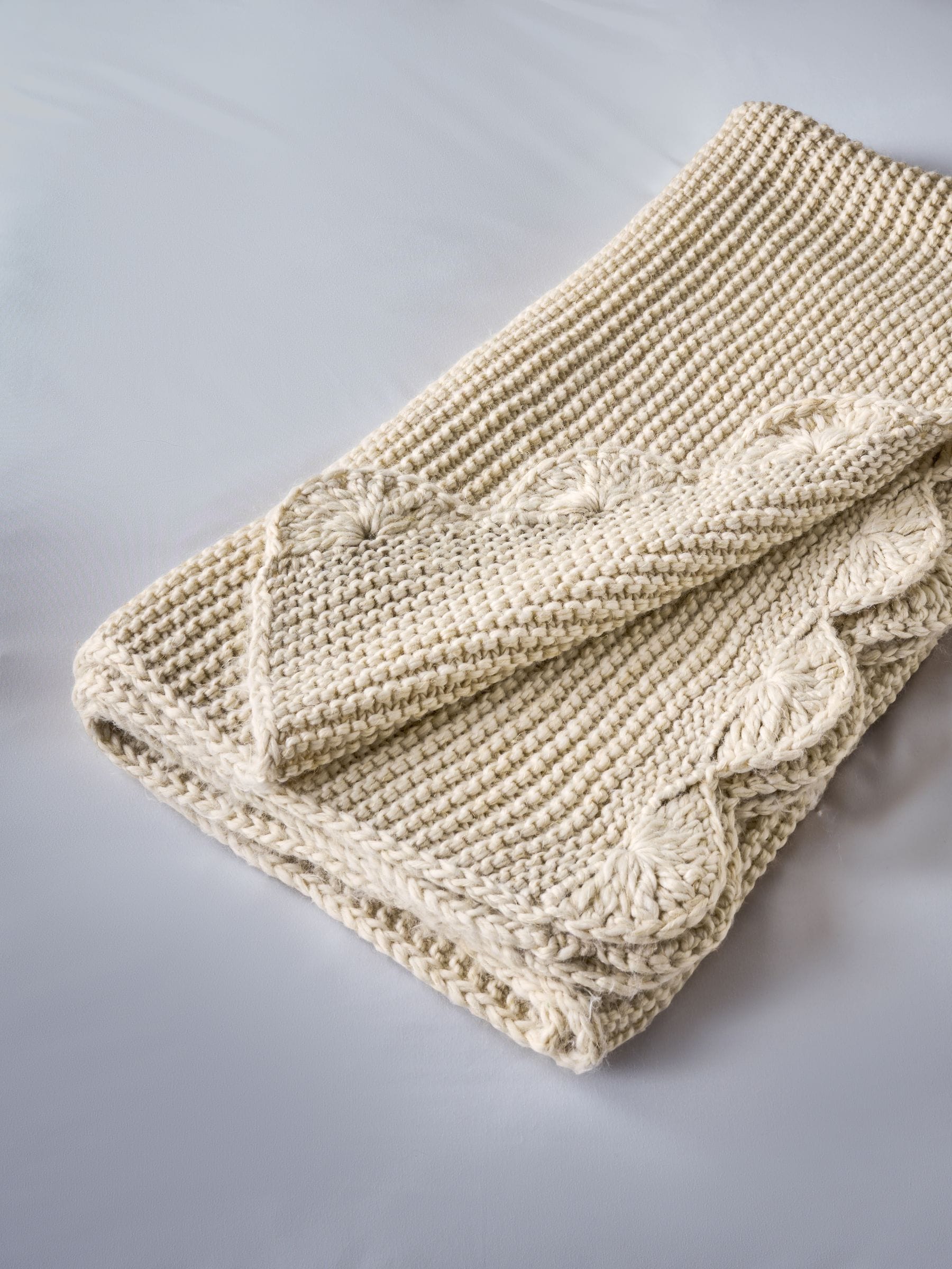 Natural Knitted Scallop Edge Throw