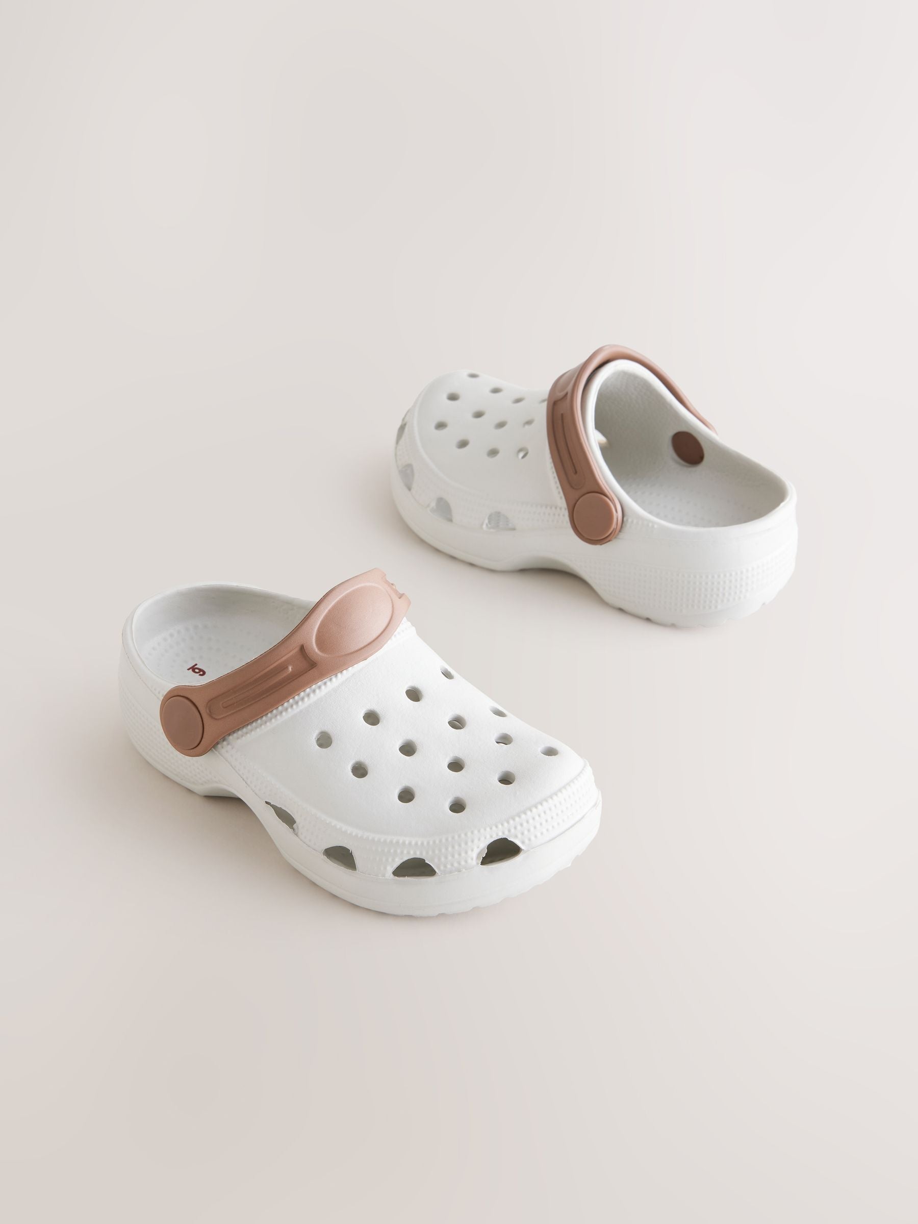 Neutral Clogs