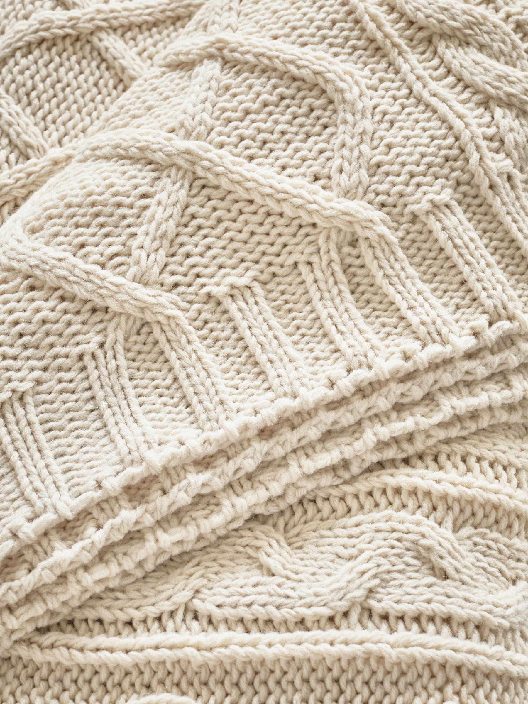 Light Natural Cable Knit Throw