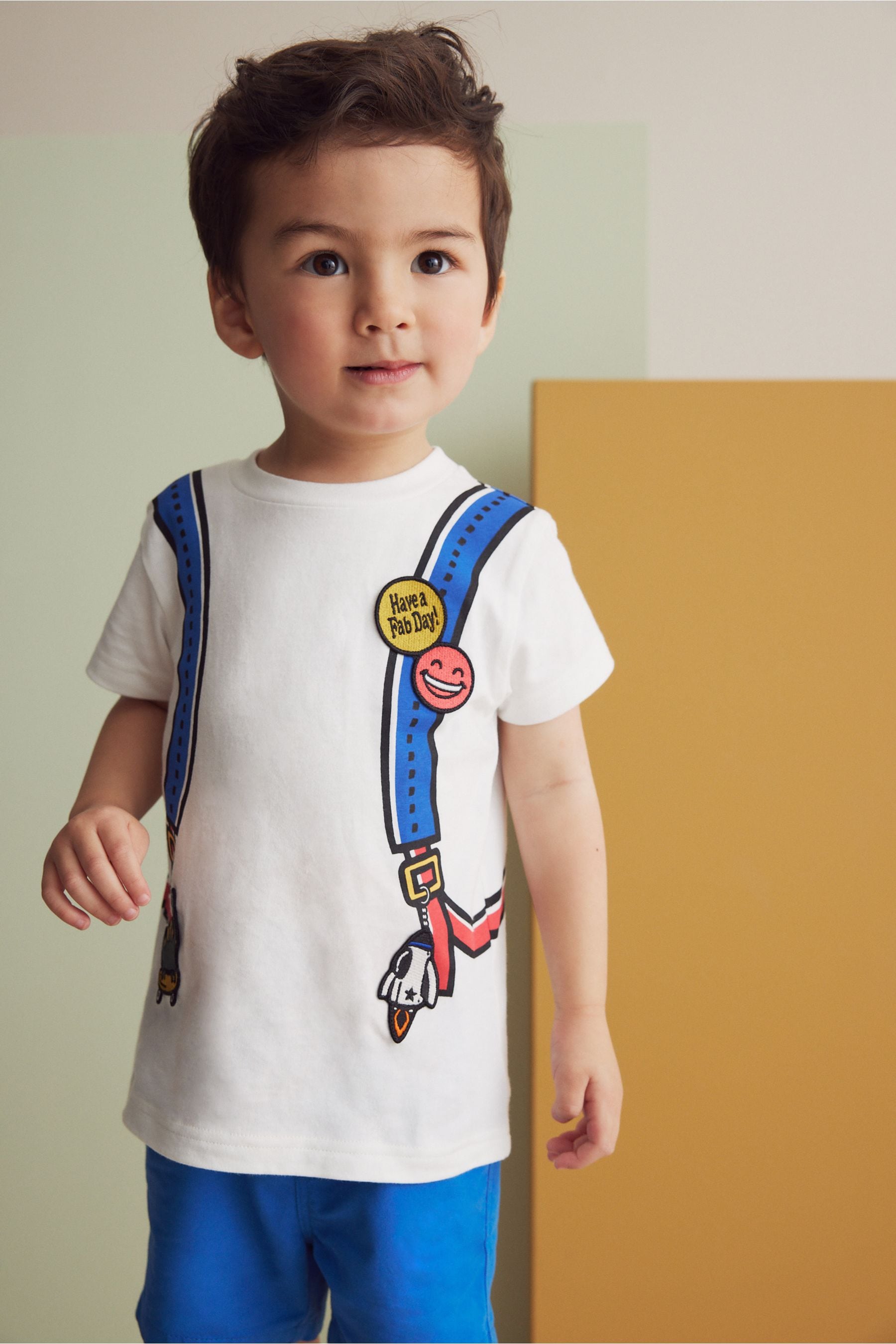 White Short Sleeve Printed BackPack T-Shirt (3mths-7yrs)