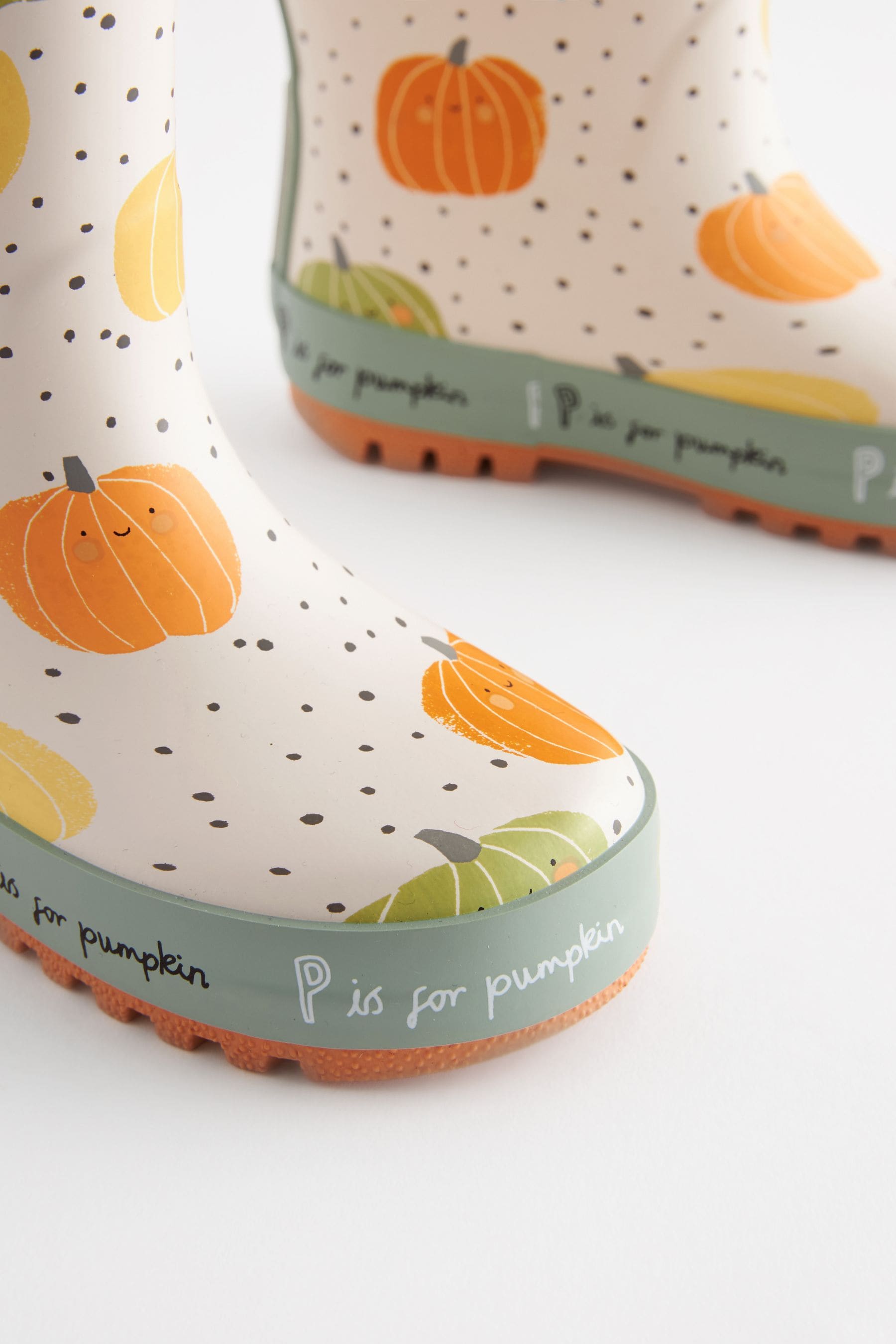 Neutral Pumpkin Handle Wellies