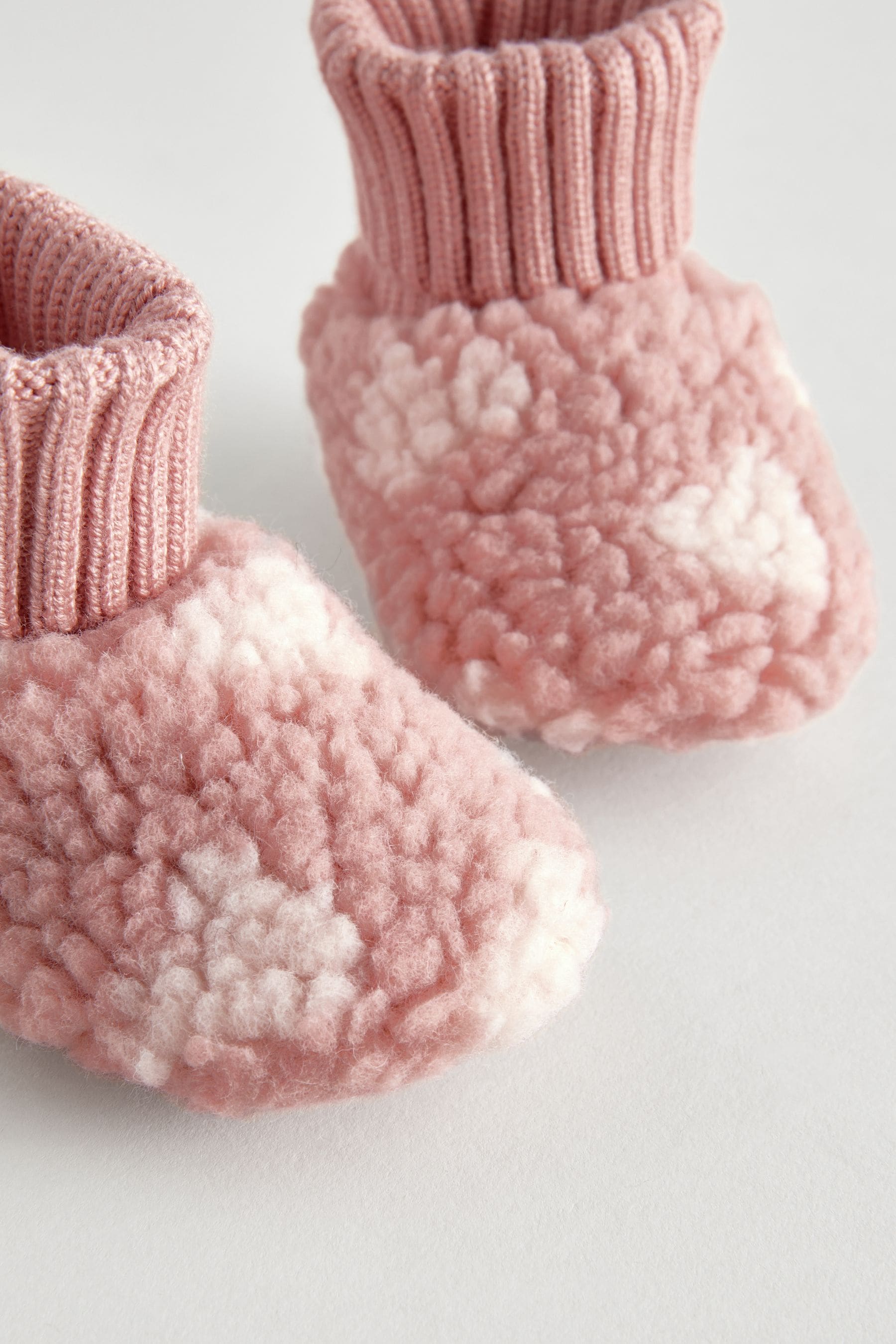 Pink Heart Baby Booties (0-18mths)