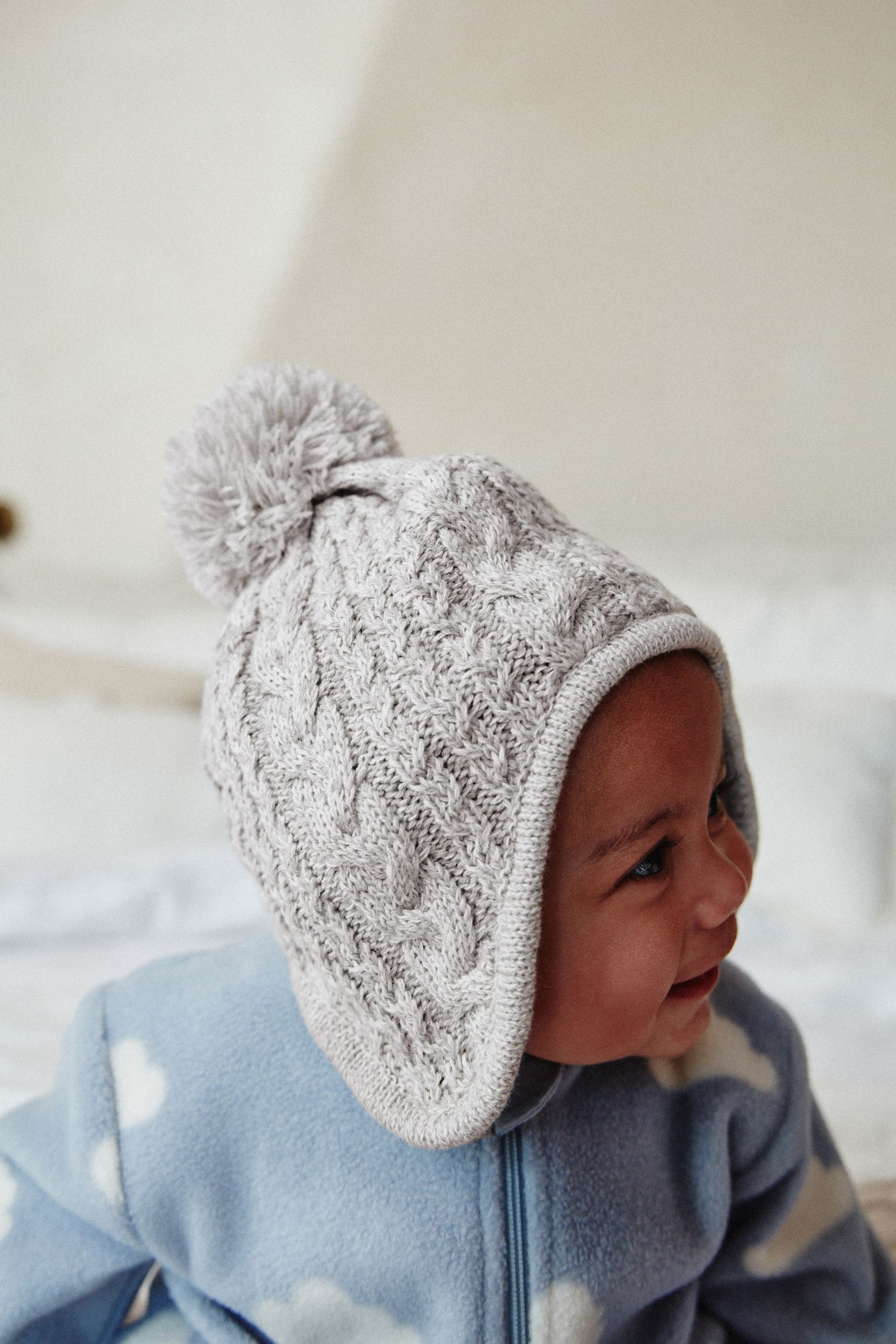 Grey Cable Knitted Baby Trapper Hat (0mths-2yrs)