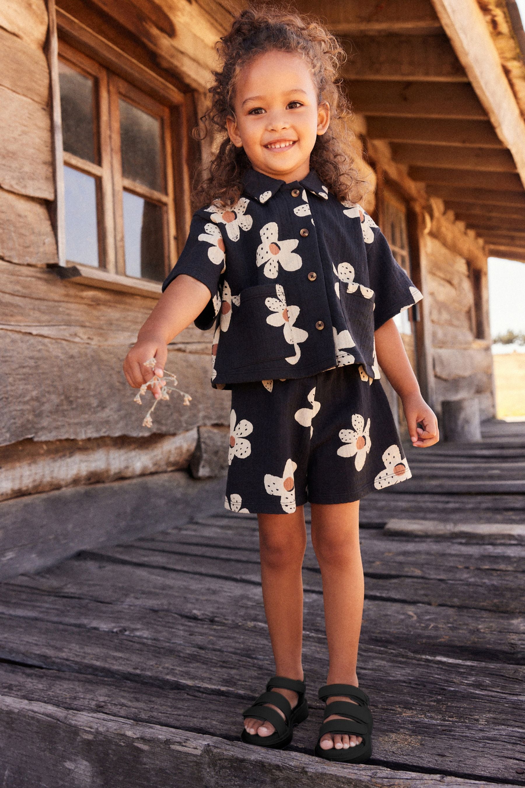 Black & White Flowers Short Sleeve Shirt and Shorts Set (3mths-7yrs)