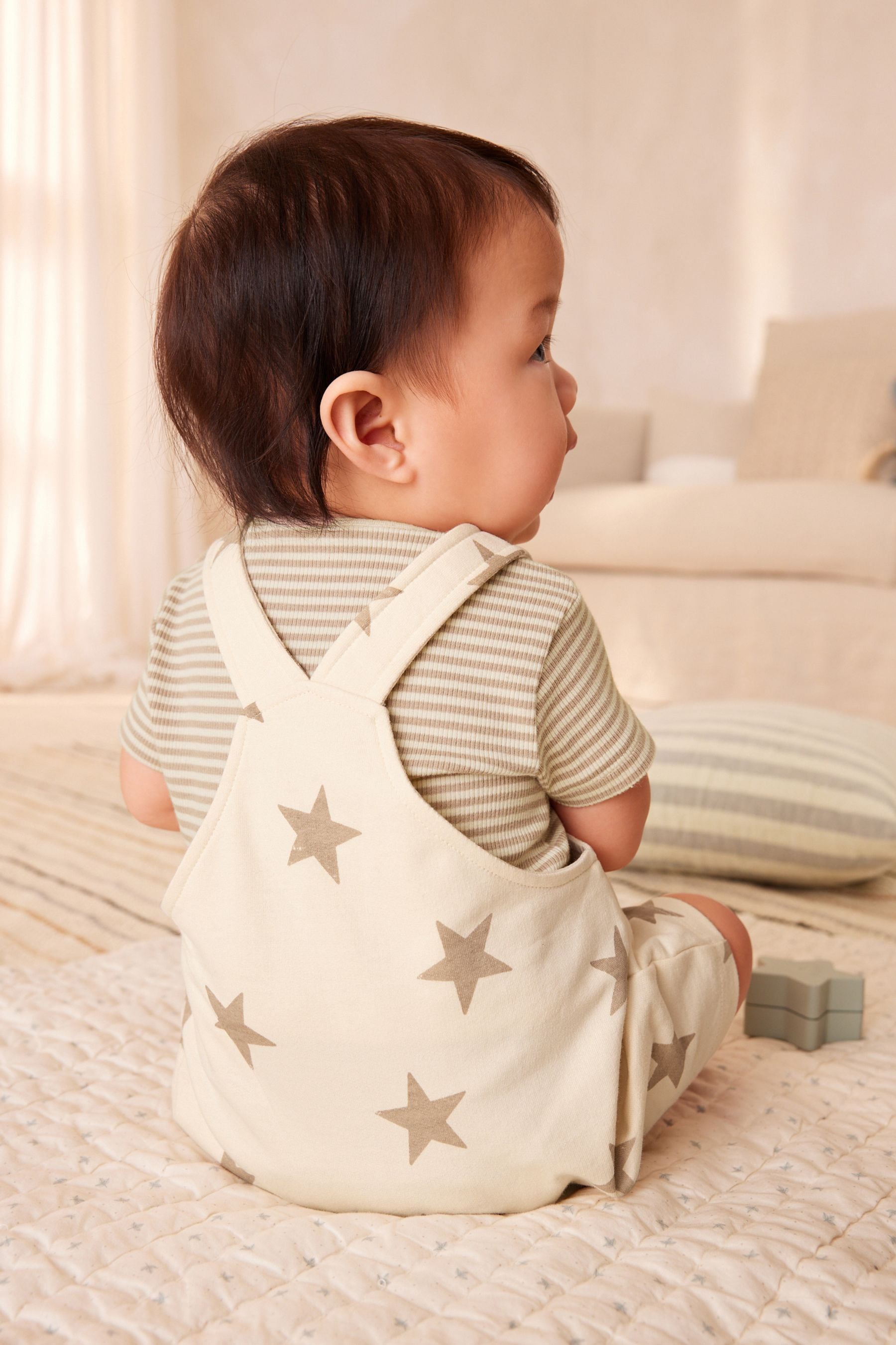 Neutral Star Baby Jersey Dungarees and Bodysuit Set (0mths-2yrs)