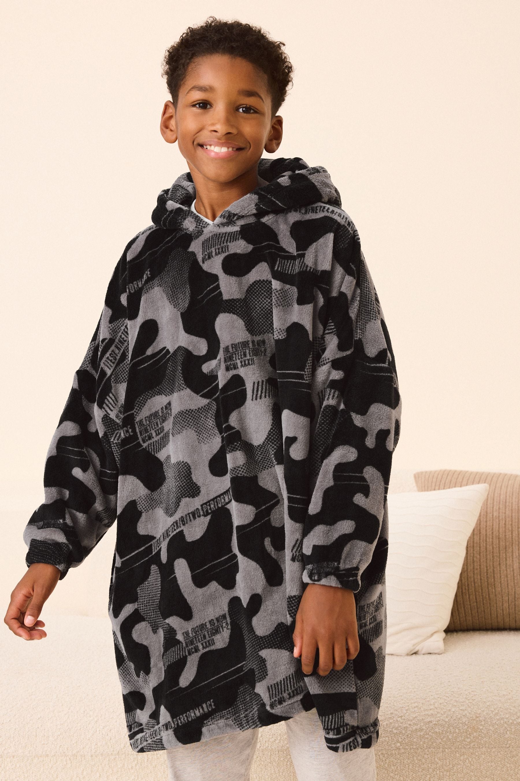 Grey Camouflage Fleece Hooded Blanket (3-16yrs)