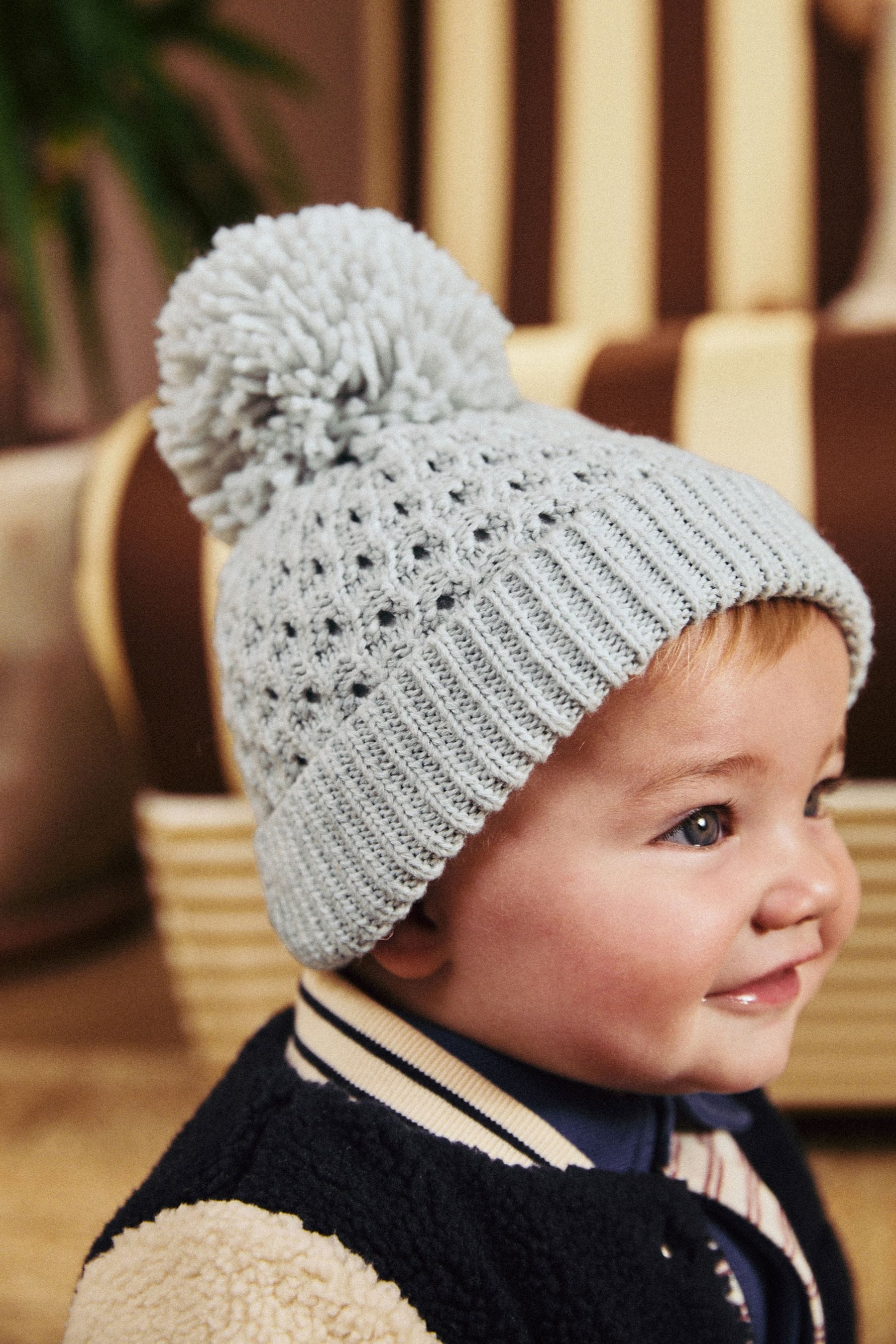 Grey Baby Waffle Pom Hat (0mths-2yrs)