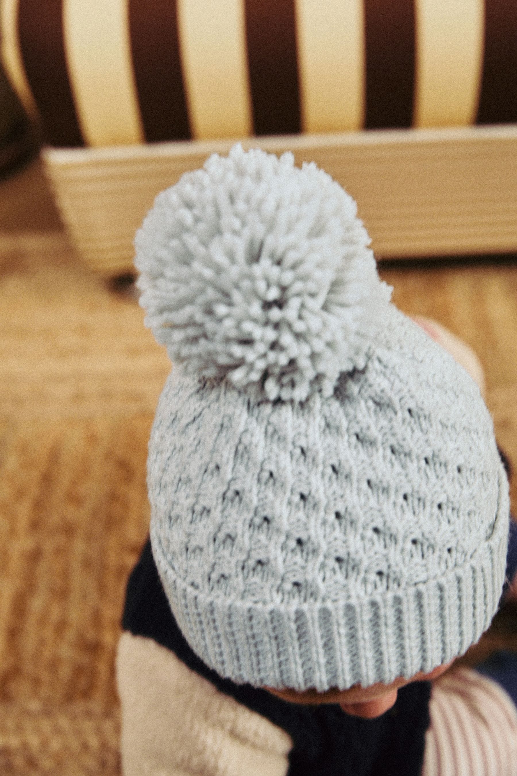 Grey Baby Waffle Pom Hat (0mths-2yrs)