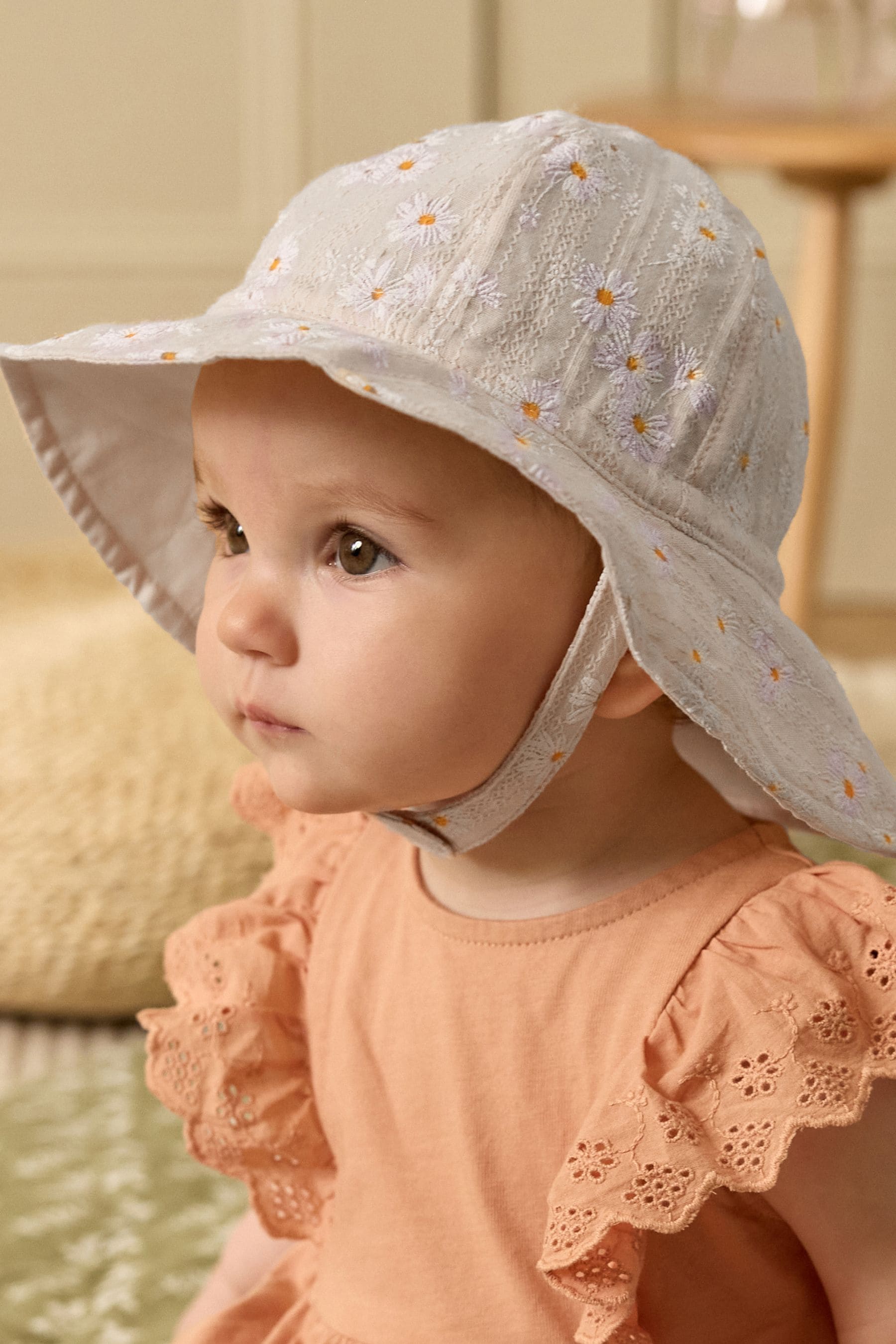 Cream Daisy Baby Wide Brim Bucket Hat (0mths-2yrs)