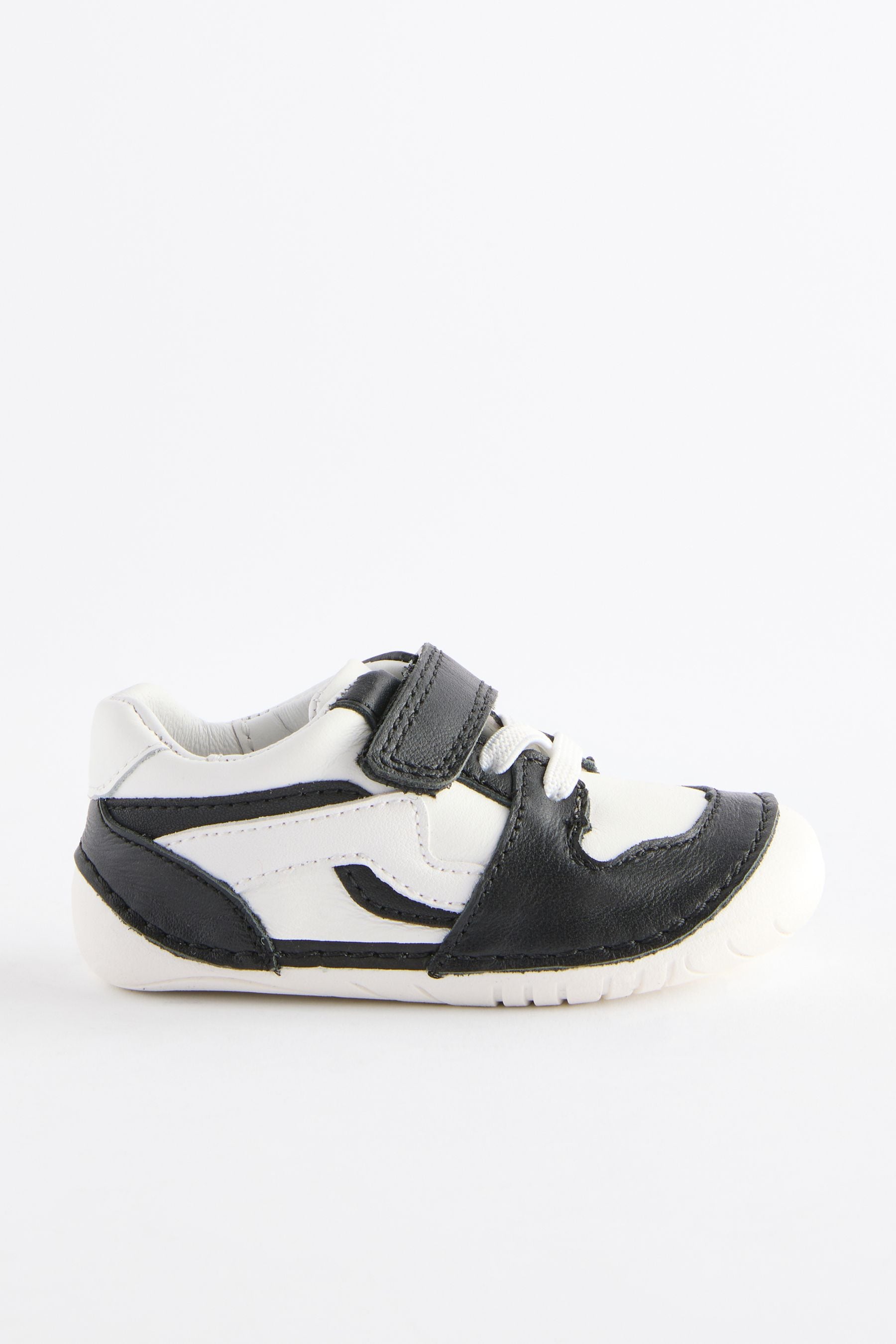 Black/White Wide Fit (G) Crawler Shoes