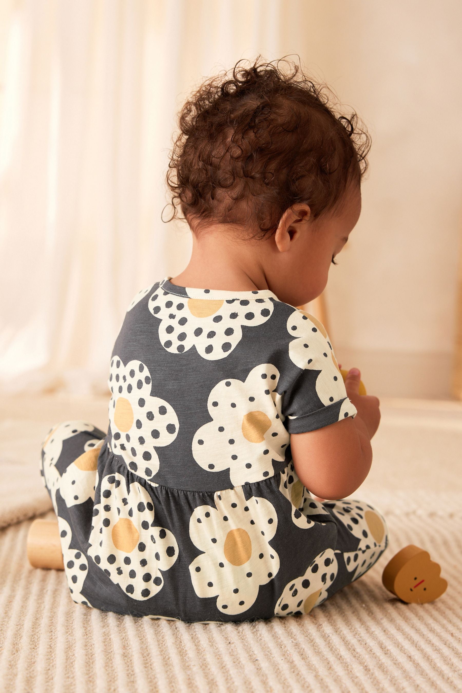 Monochrome Flower Print Baby Short Sleeve Wide Leg Jumpsuit (0mths-3yrs)