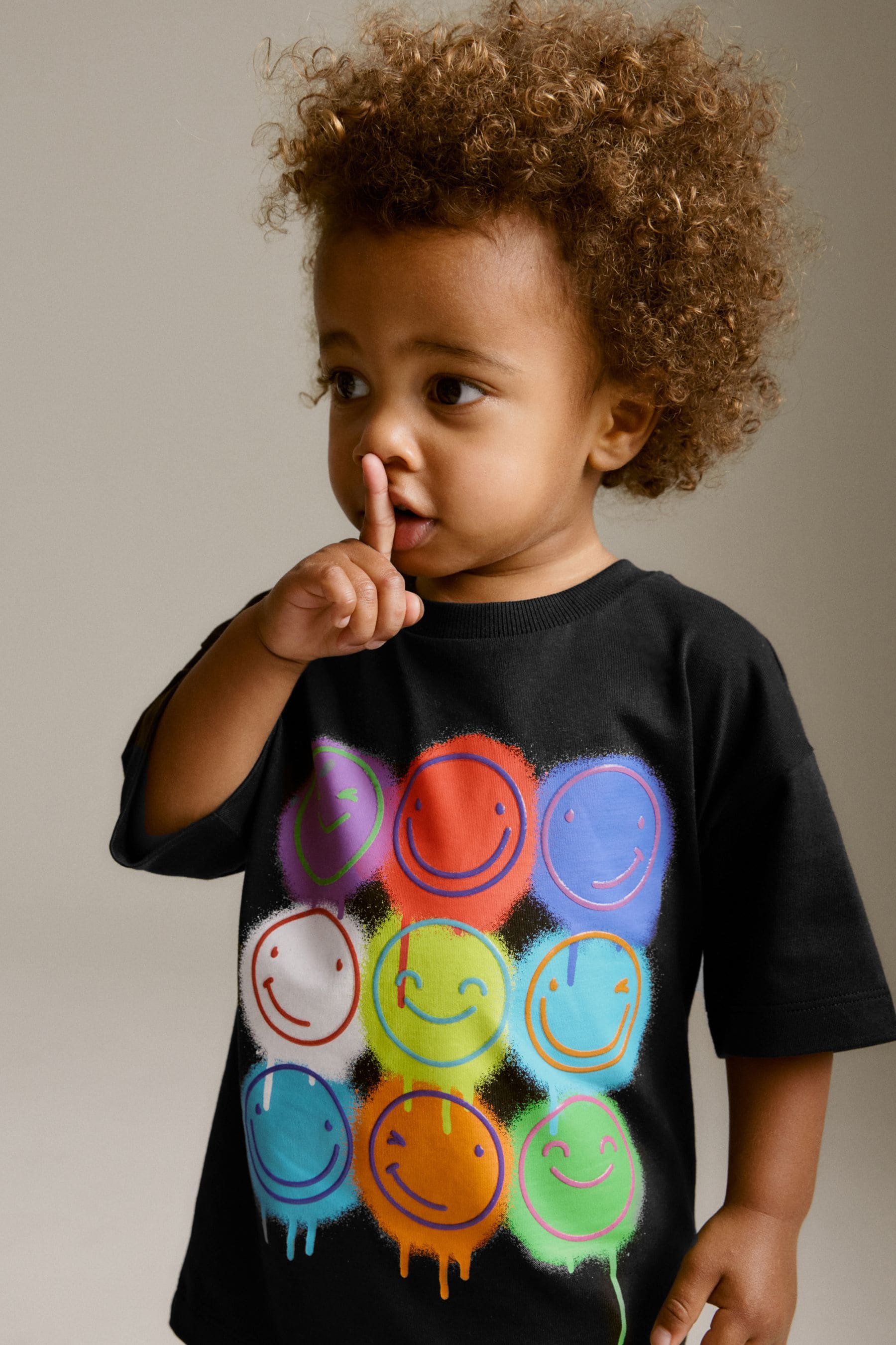 Black Short Sleeve Character T-Shirt (3mths-7yrs)