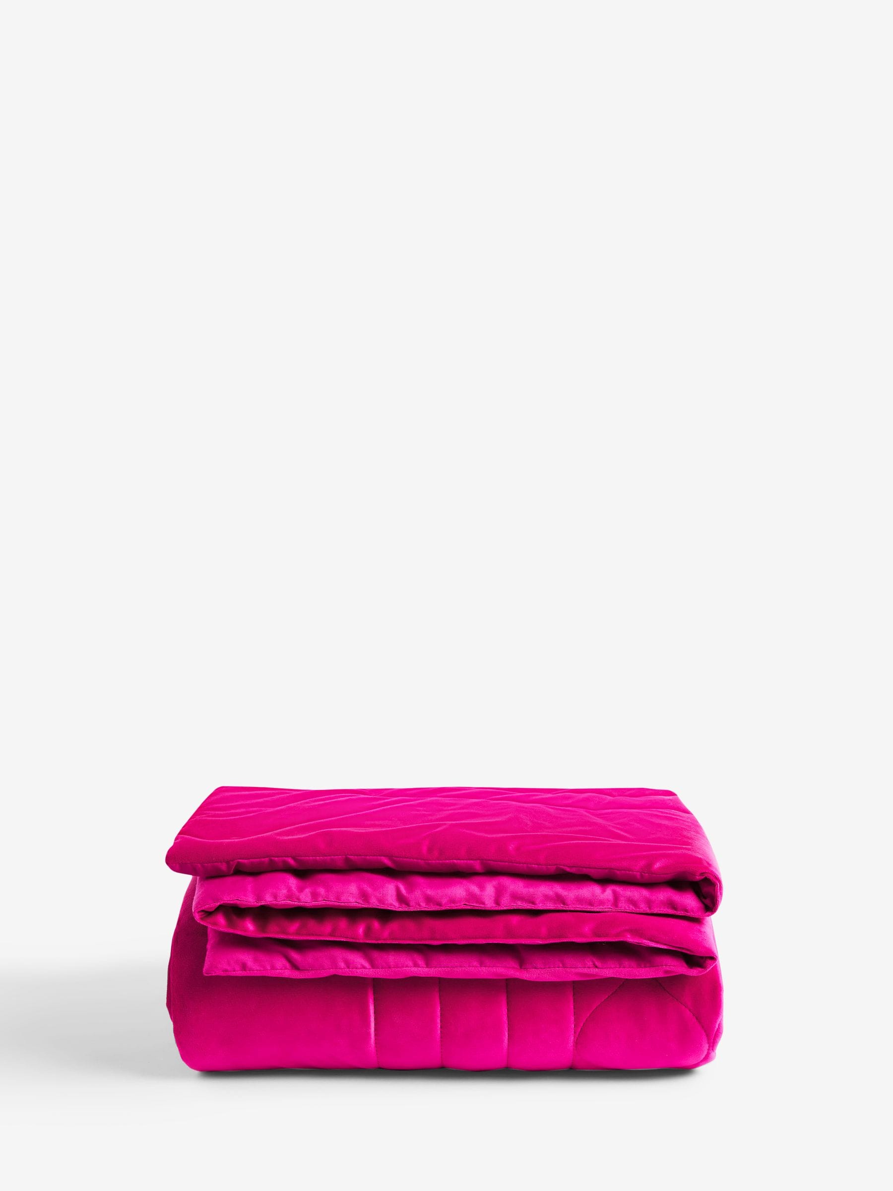 Fuchsia Pink Ogee Quilted Bedspread