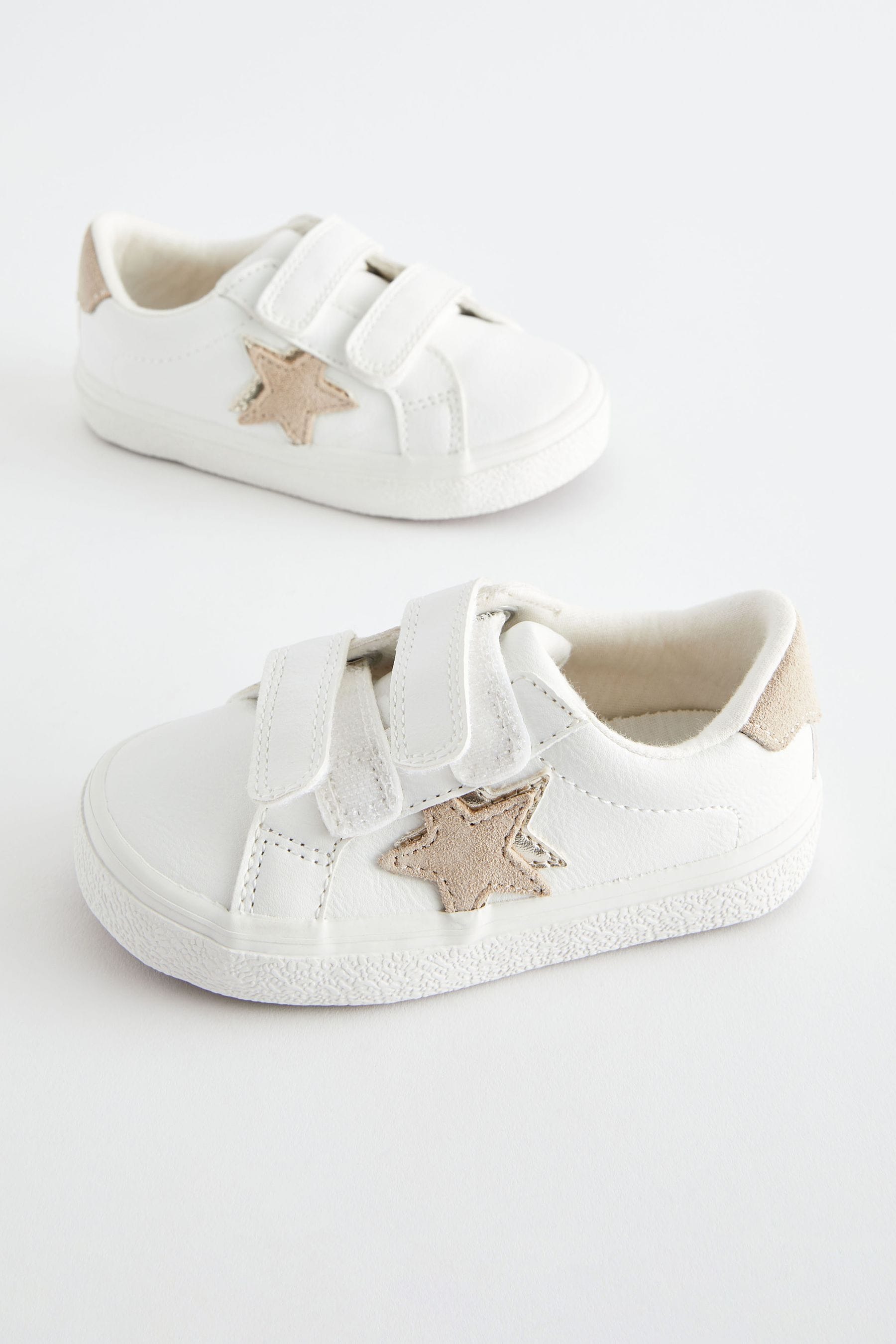 White Wide Fit (G) Star Trainers