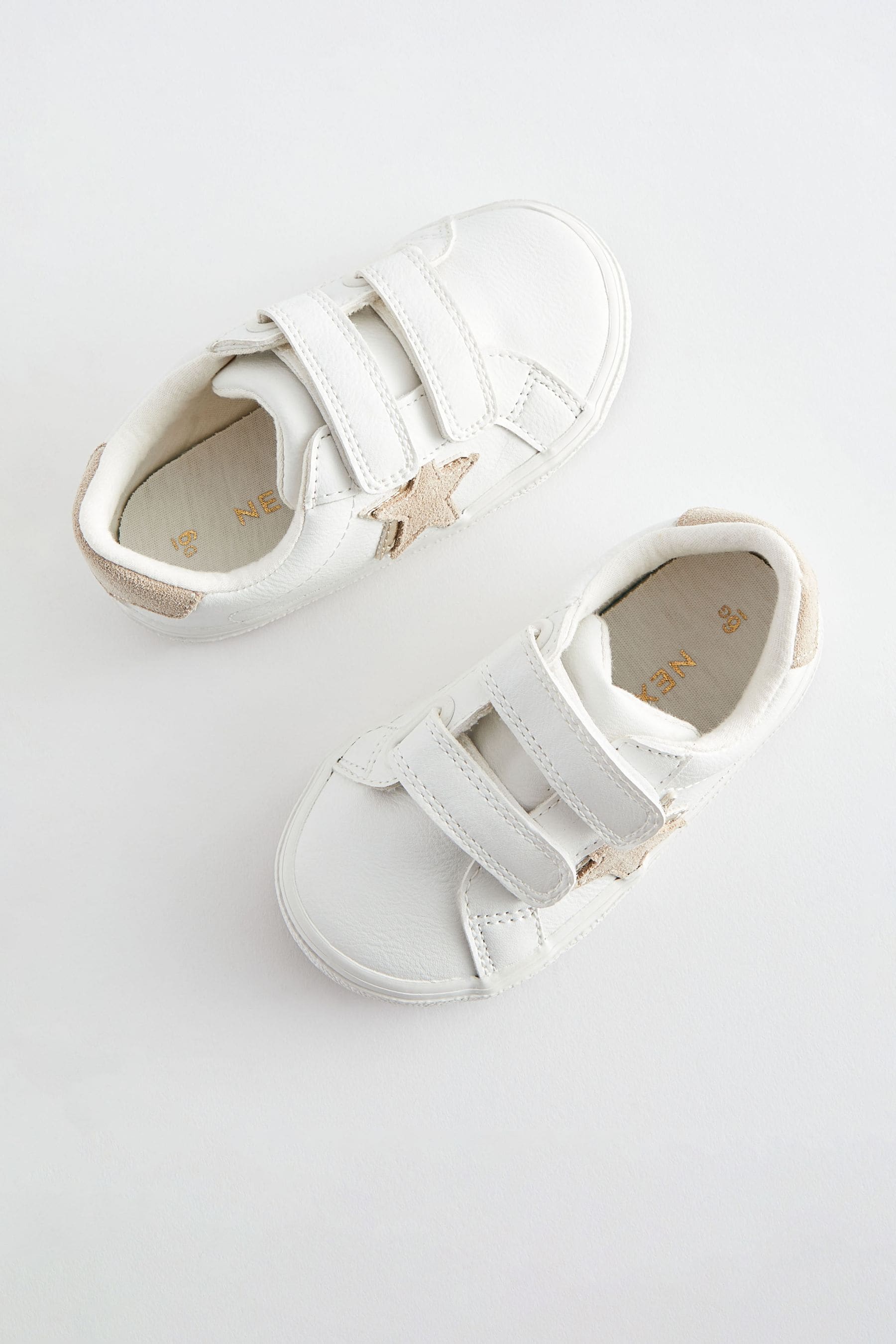 White Wide Fit (G) Star Trainers