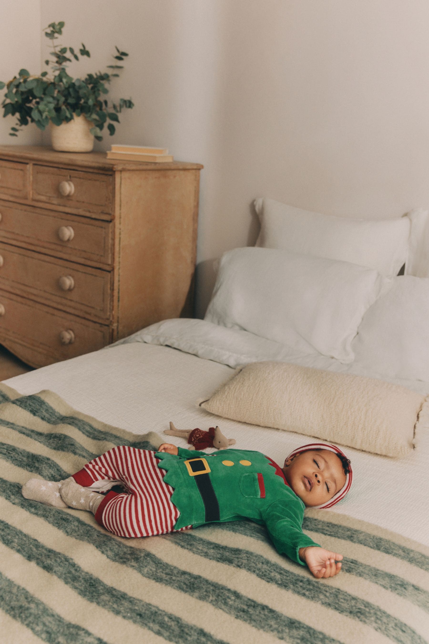 Green Baby Christmas Pudding Sleepsuit Pack (0mths-2yrs)