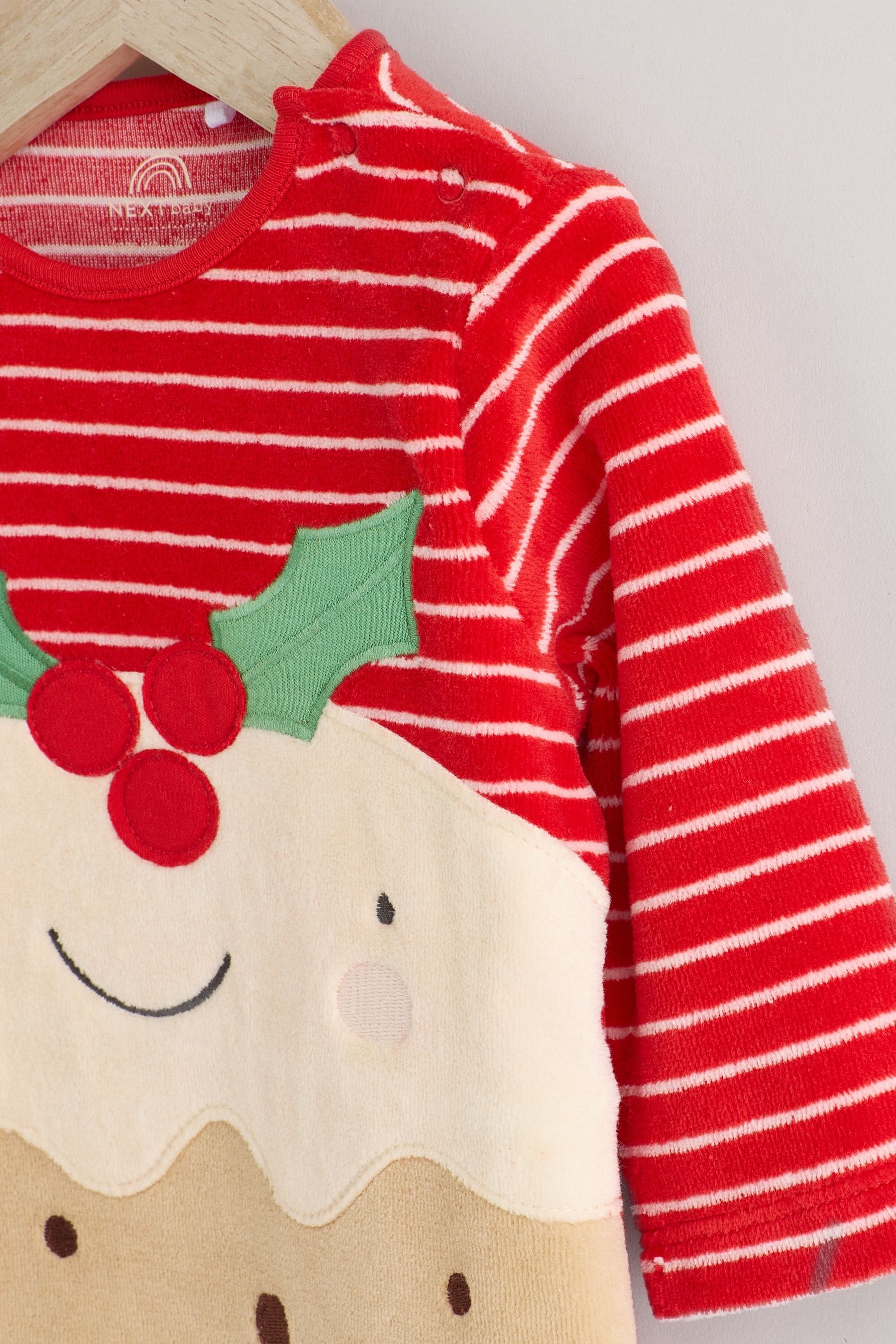 Red Pudding Baby Christmas Sleepsuit & Hat Set (0mths-2yrs)