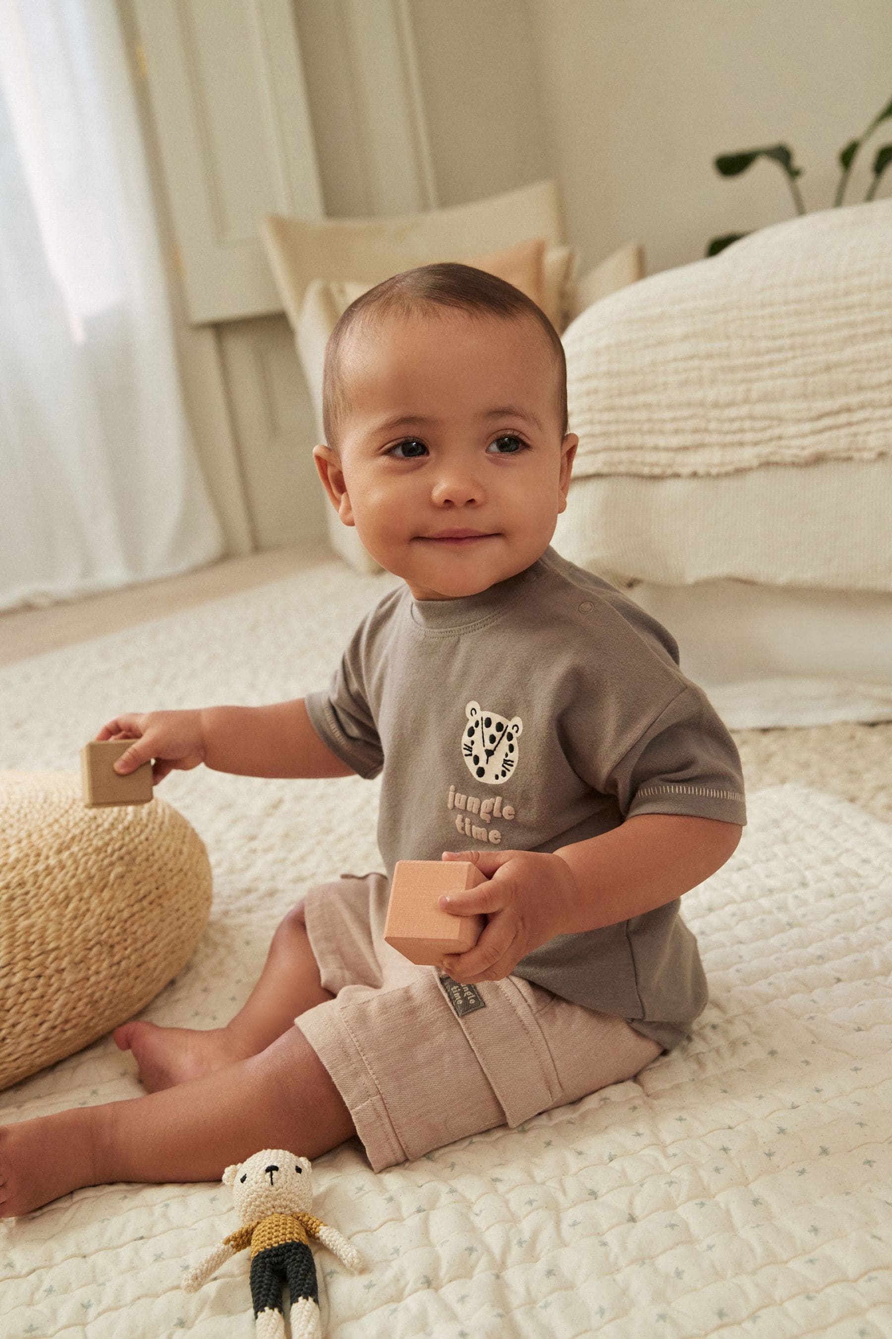 Black/White Cheetah Baby T-Shirt and Shorts 2 Piece Set