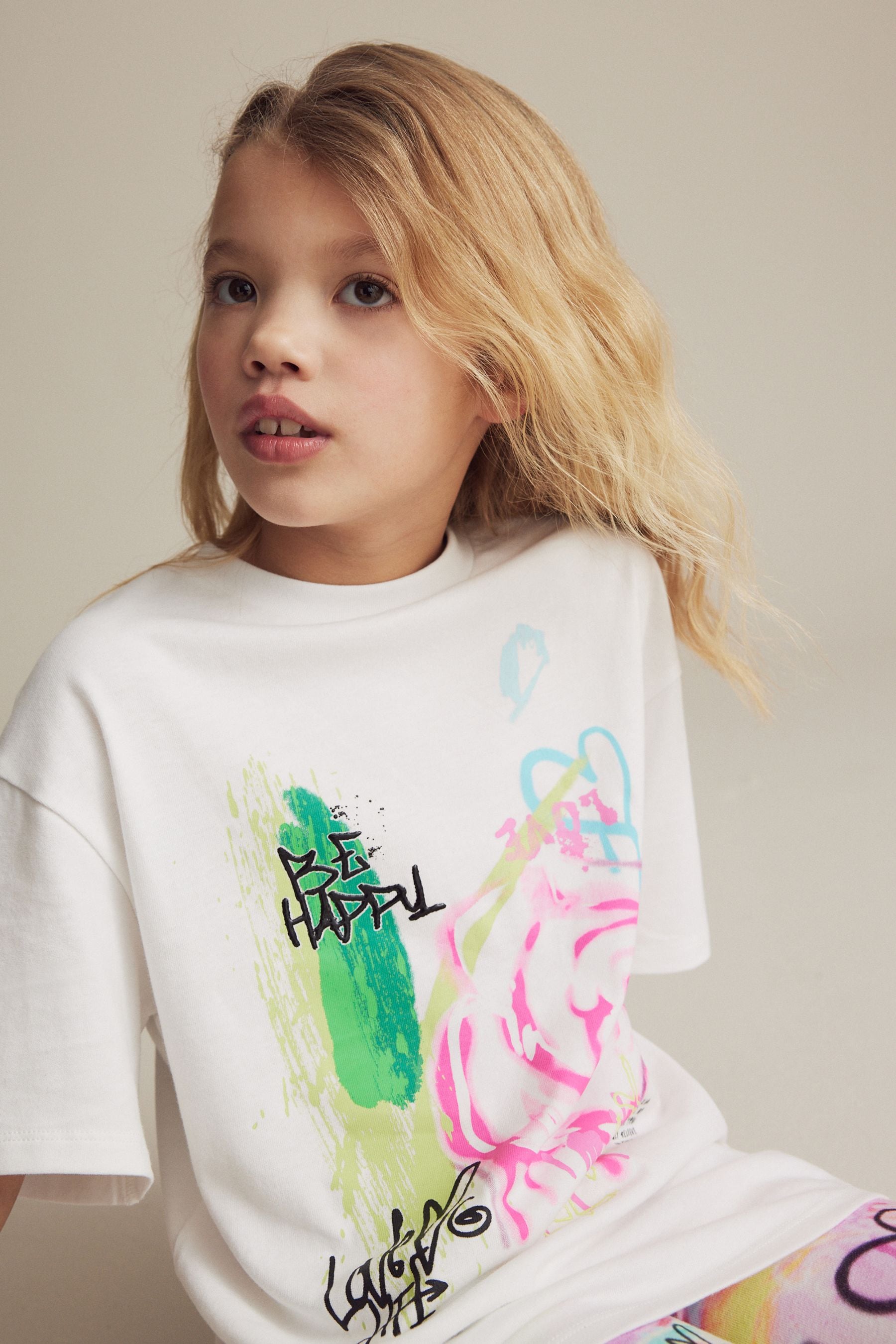 White Graffiti Oversized T-Shirt and Cycle Shorts Set (3-16yrs)