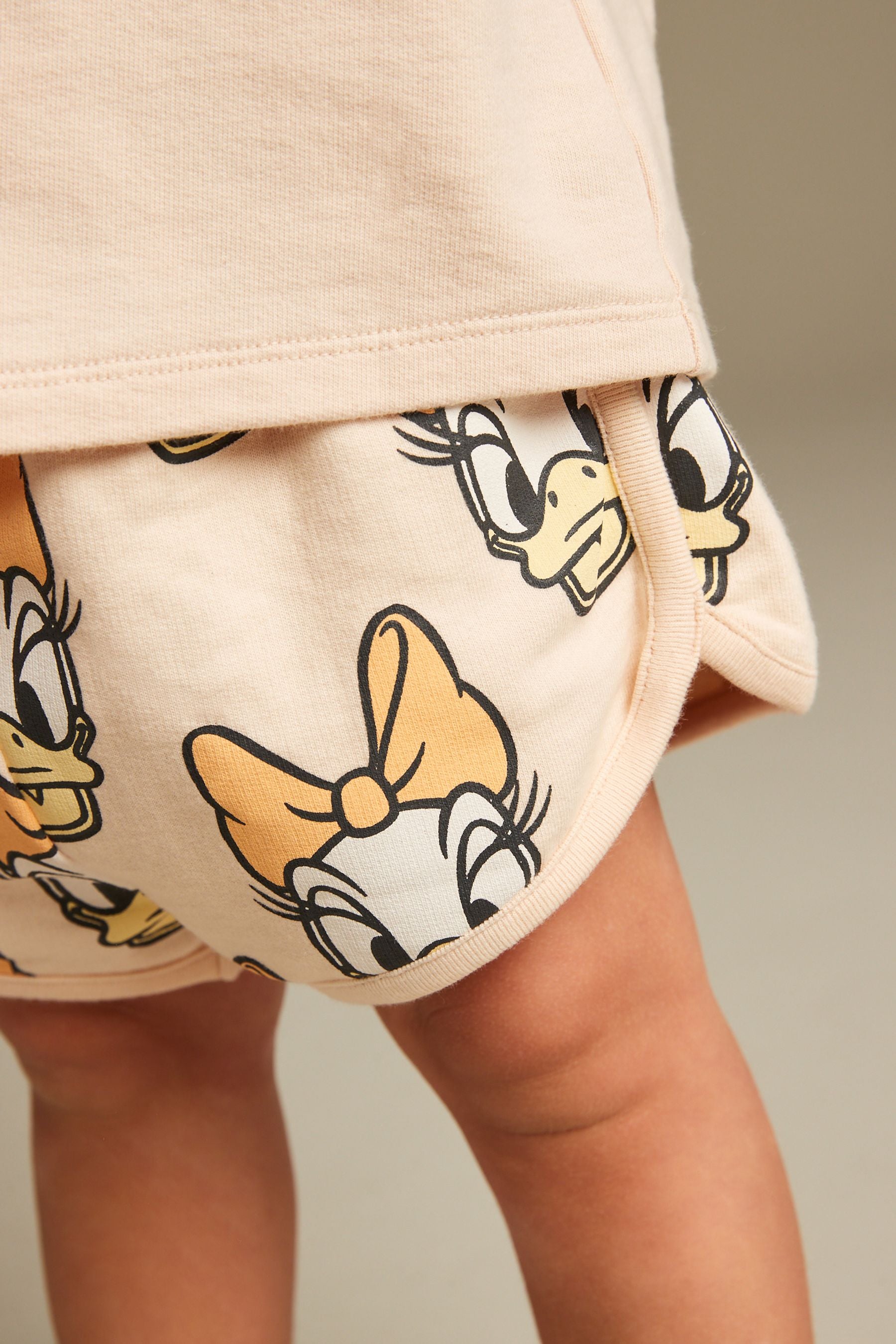 Cream Daisy Duck Crew Neck T-Shirt & Shorts Set (3mths-7yrs)