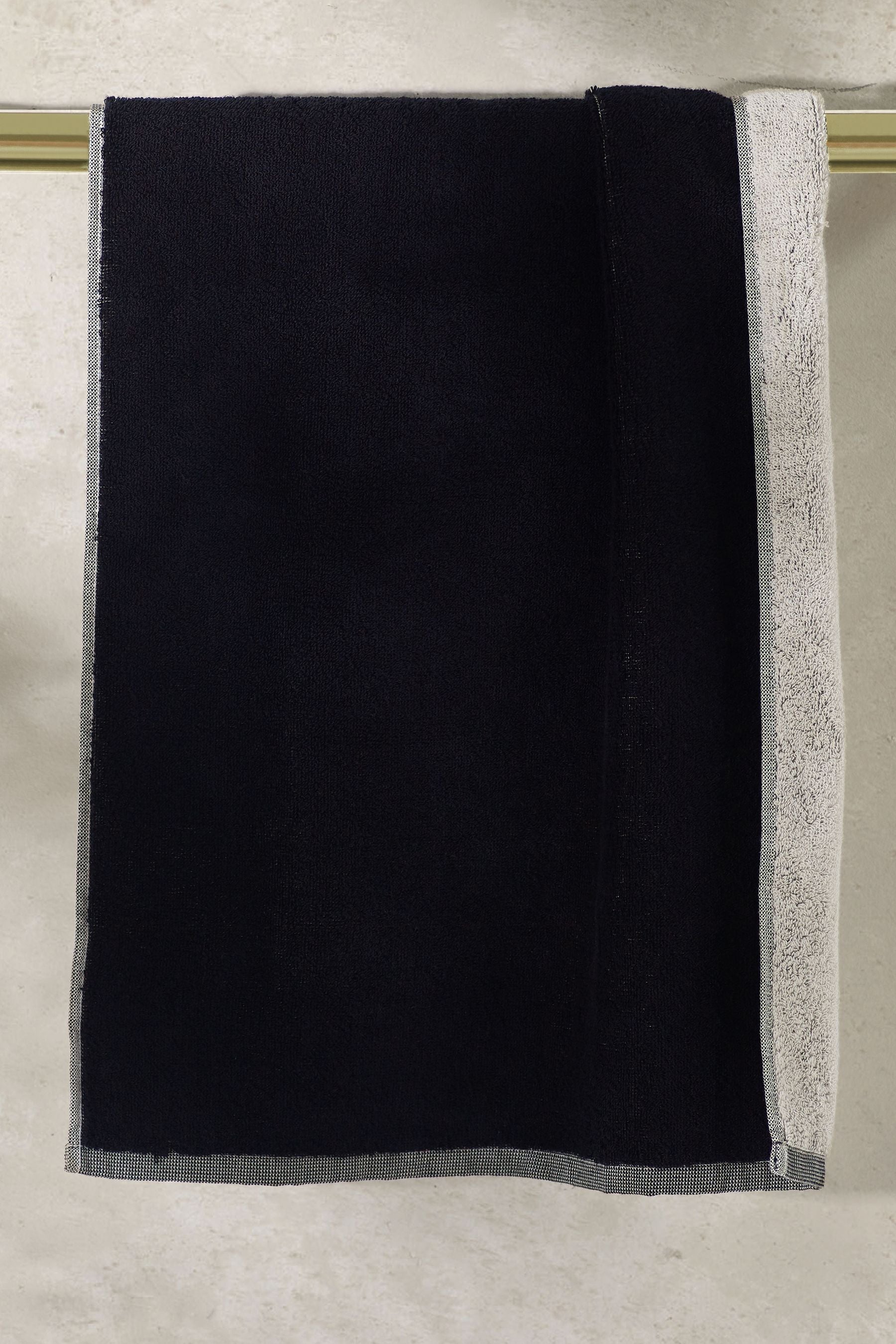 Black/White Reversible 100% Cotton Towel