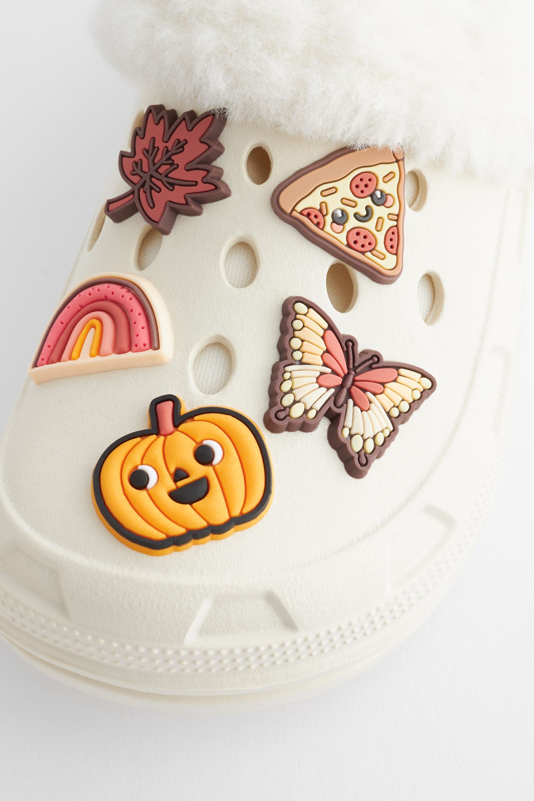 Neutral Pumpkin Badge Clog Slippers