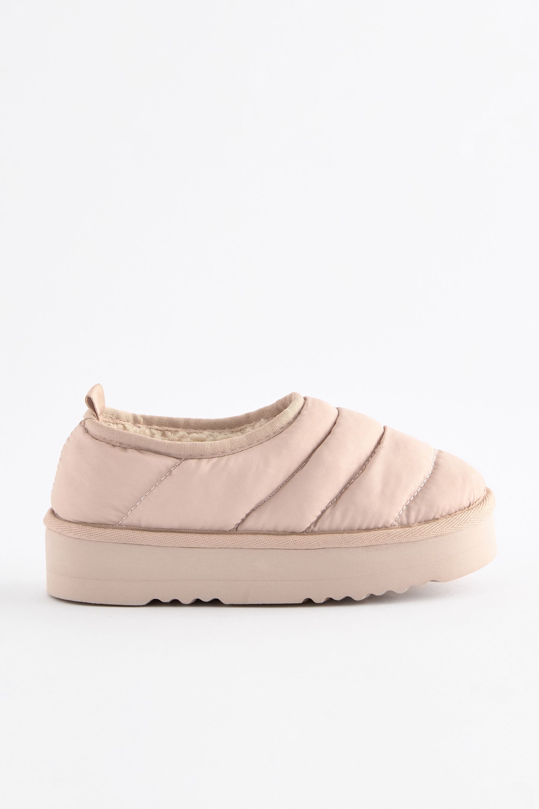 Neutral Quilted Flatform Shoot Slippers