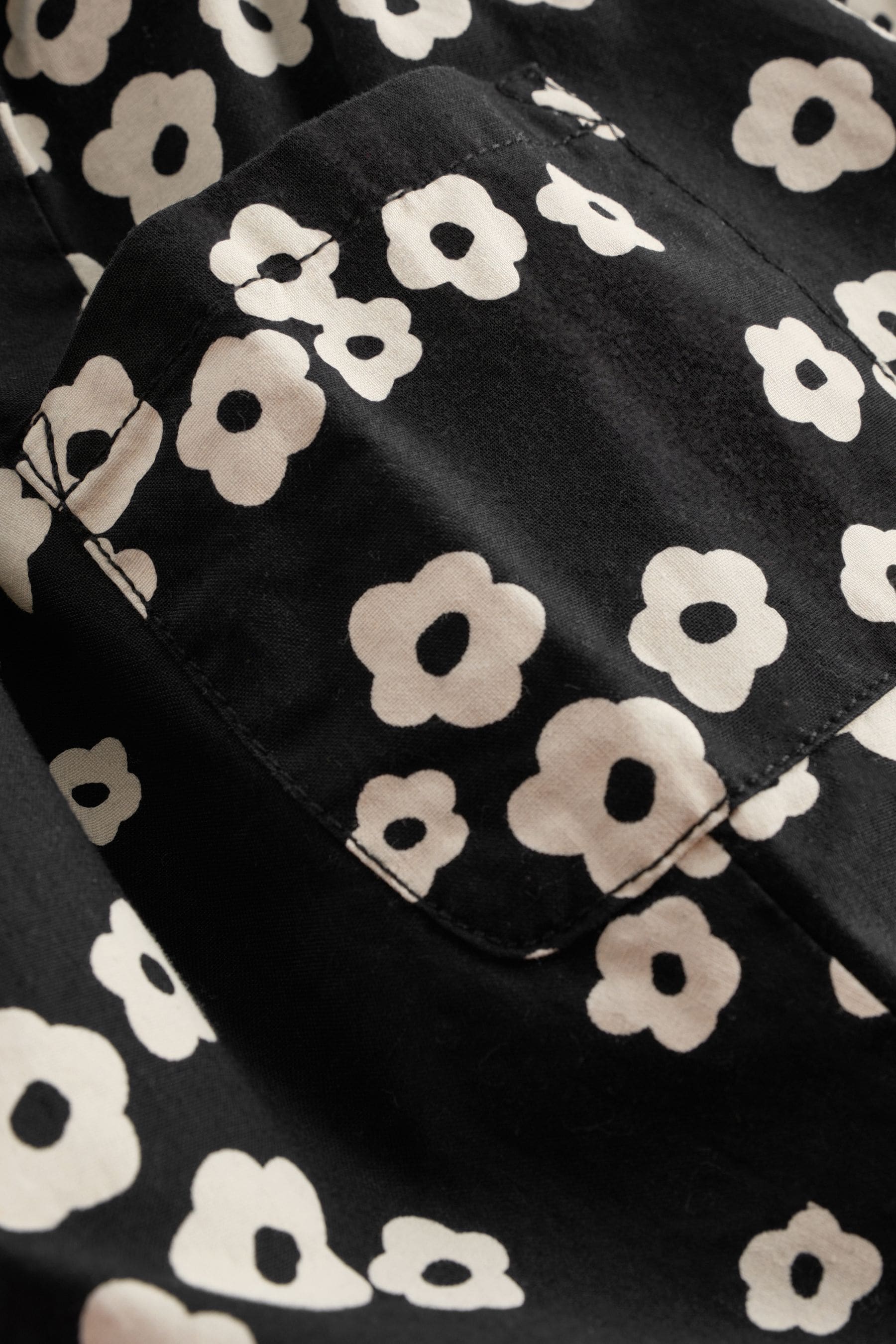 Black/White Flower Baby Romper (0mths-2yrs)