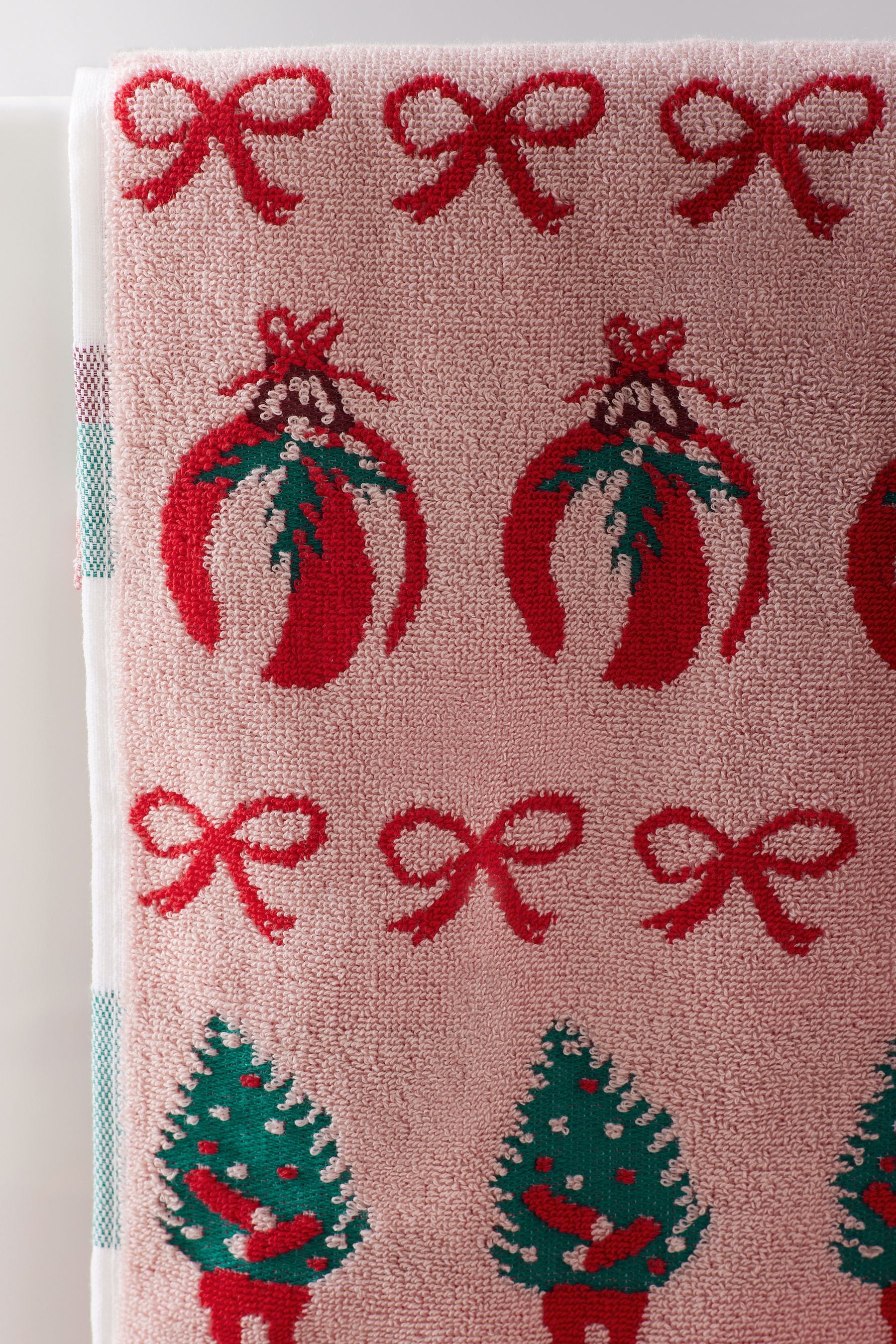 Red & Pink Christmas Tree and Bows 100% Cotton Towels