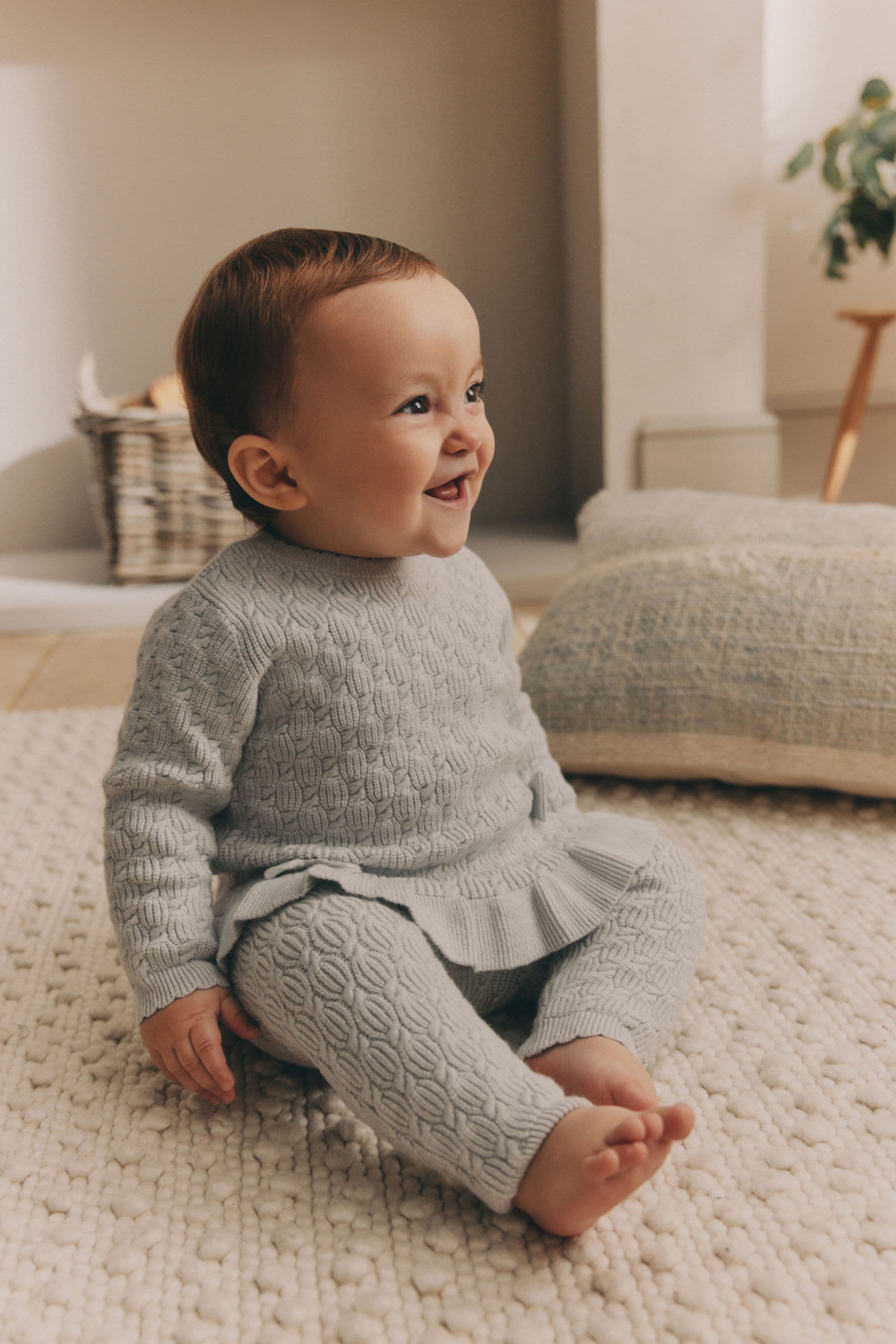 Grey 3D Bows Baby Knitted Jumper And Leggings Set (0mths-3yrs)