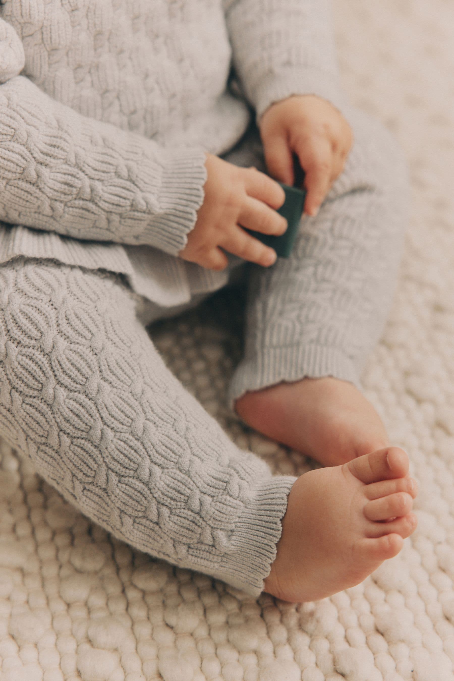 Grey 3D Bows Baby Knitted Jumper And Leggings Set (0mths-3yrs)