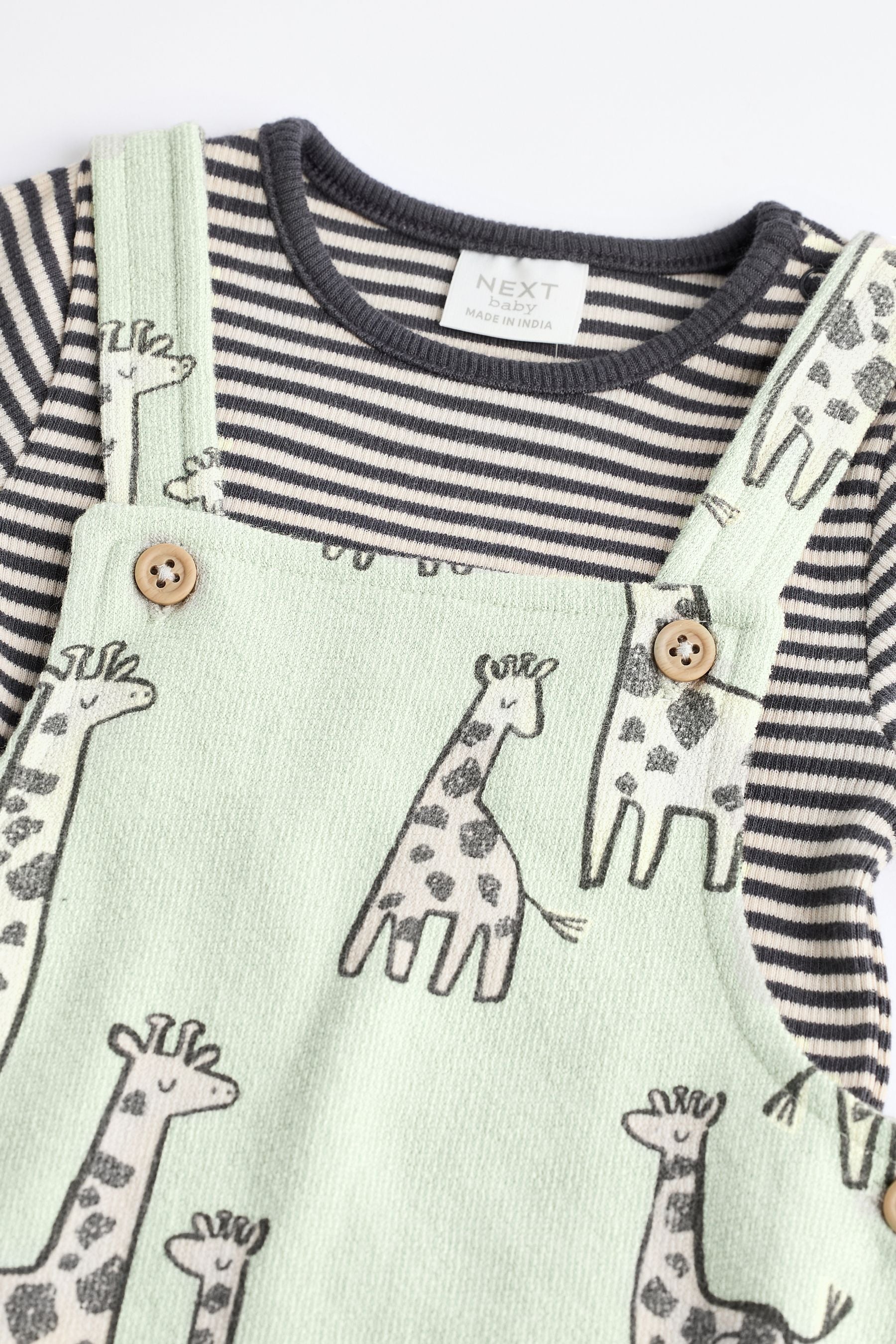 Sage Green Giraffe Jersey Baby Dungarees And Bodysuit Set (0mths-2yrs)