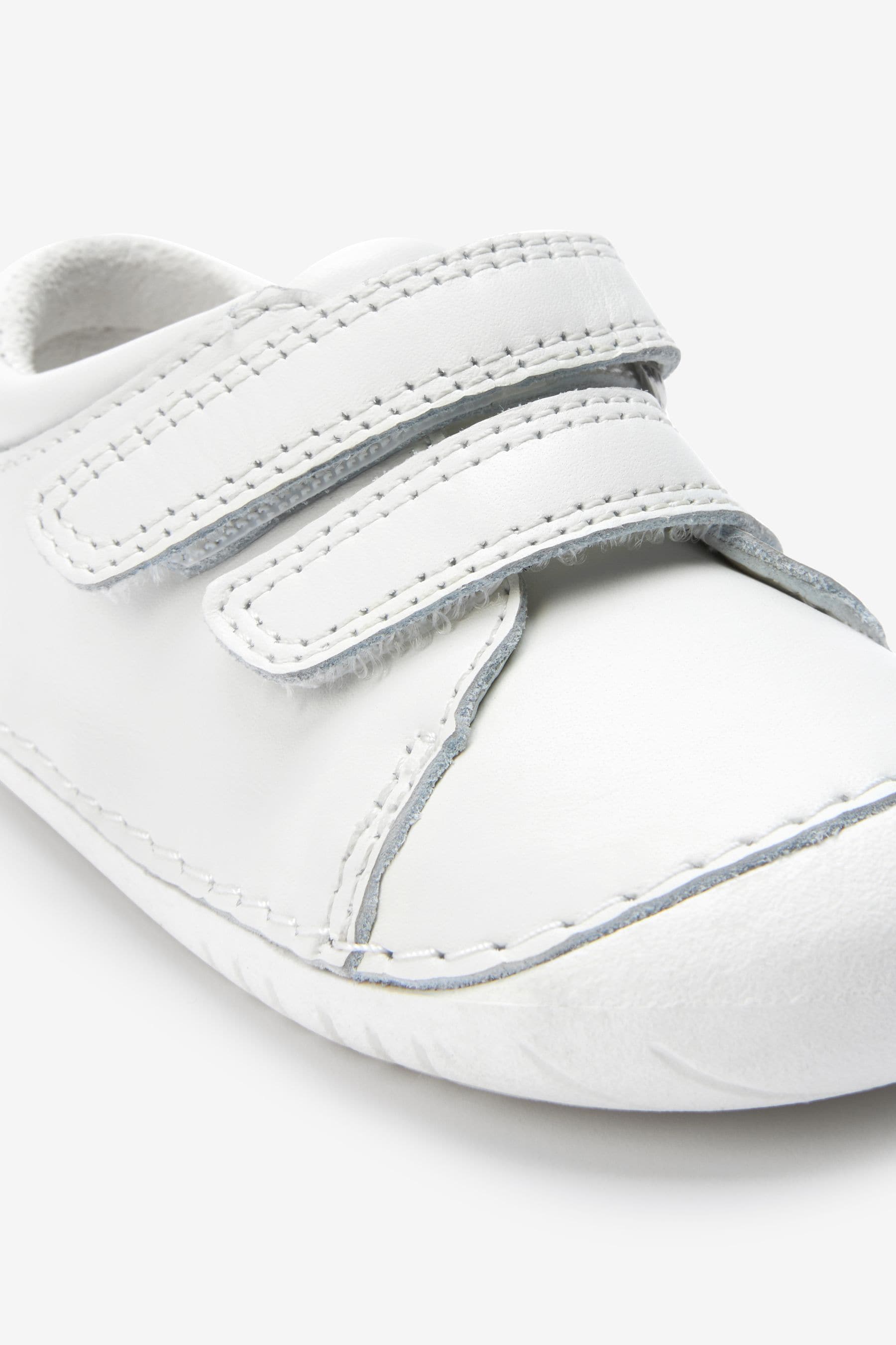 White Wide Fit (G) Crawler Shoes