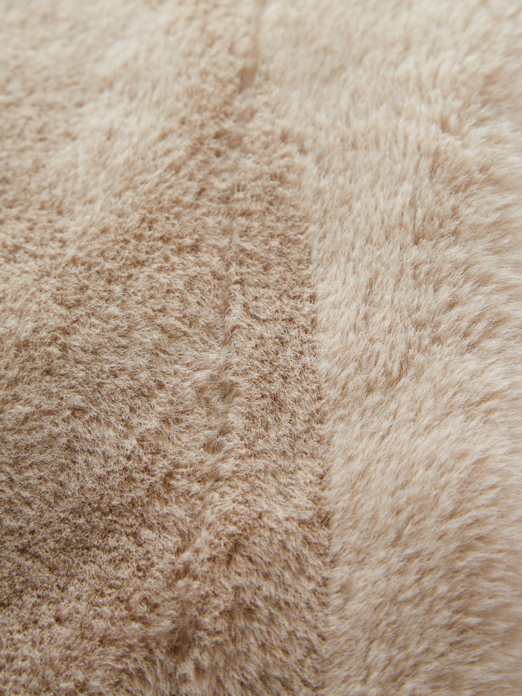 Light Natural Soft To Touch Plush Faux Fur Throw