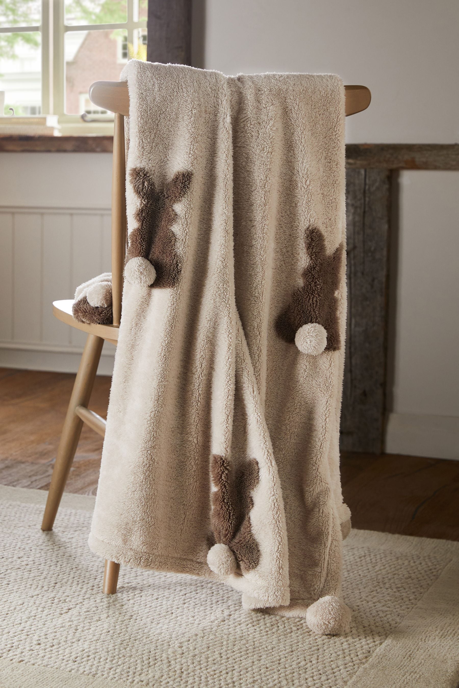 Neutral Base Cosy Bunny Appliqué Throw