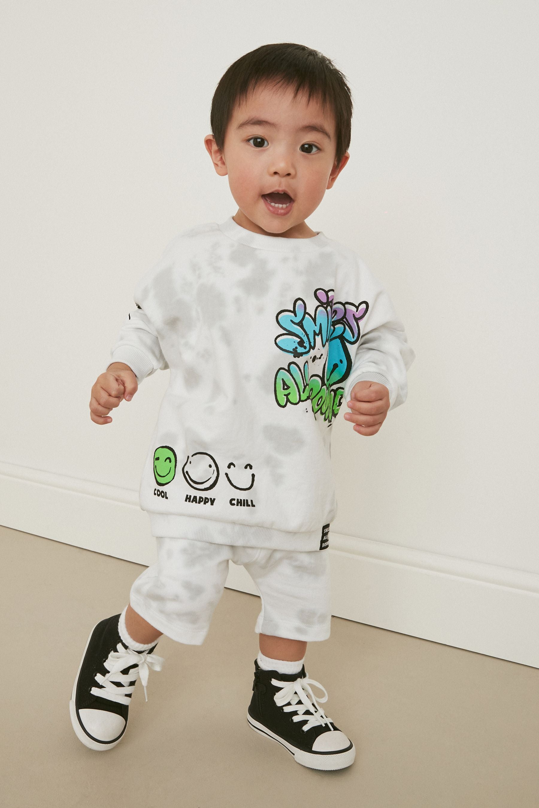 White All Over Print Sweatshirt and Shorts Set (3mths-7yrs)