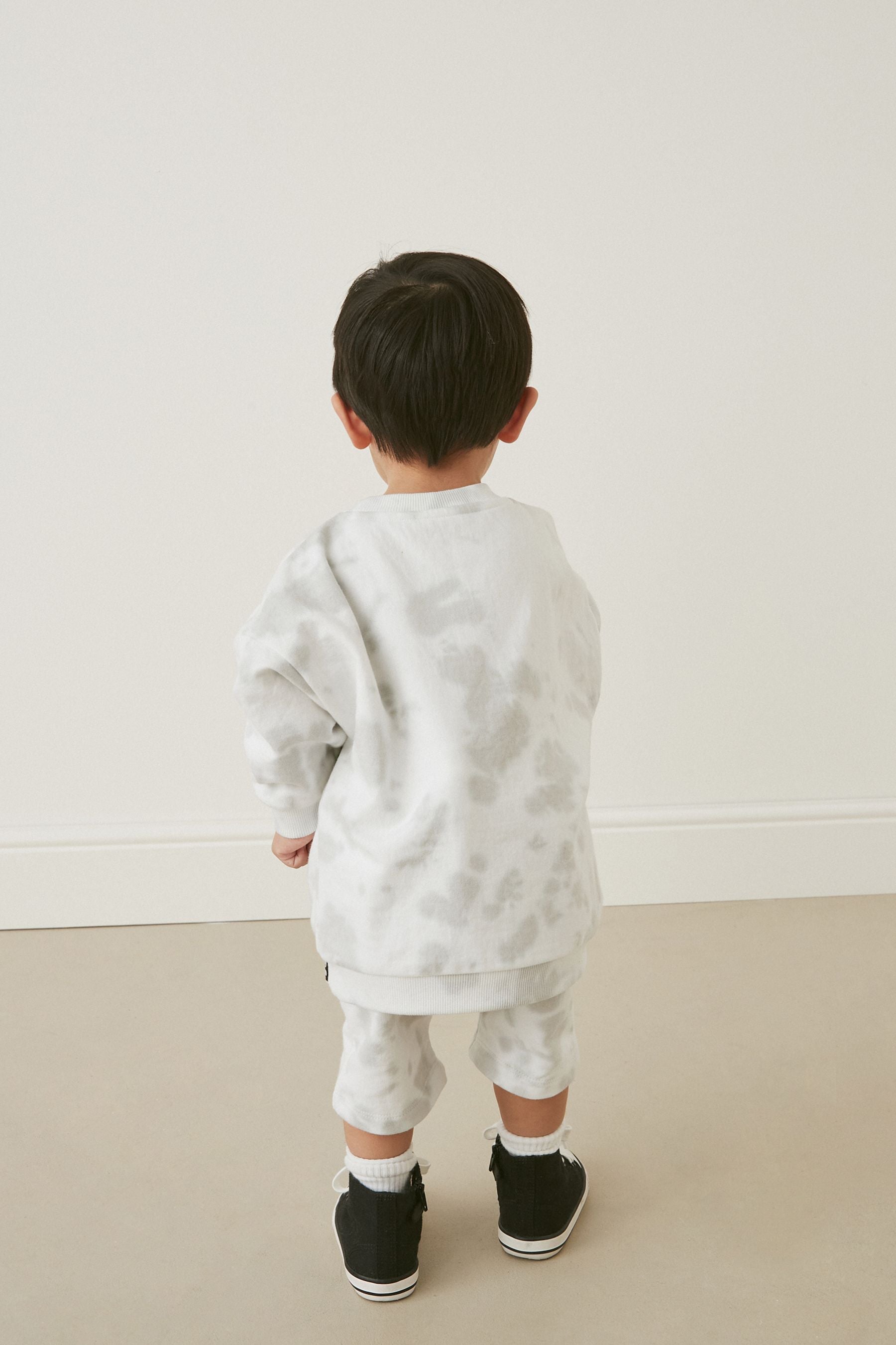 White All Over Print Sweatshirt and Shorts Set (3mths-7yrs)