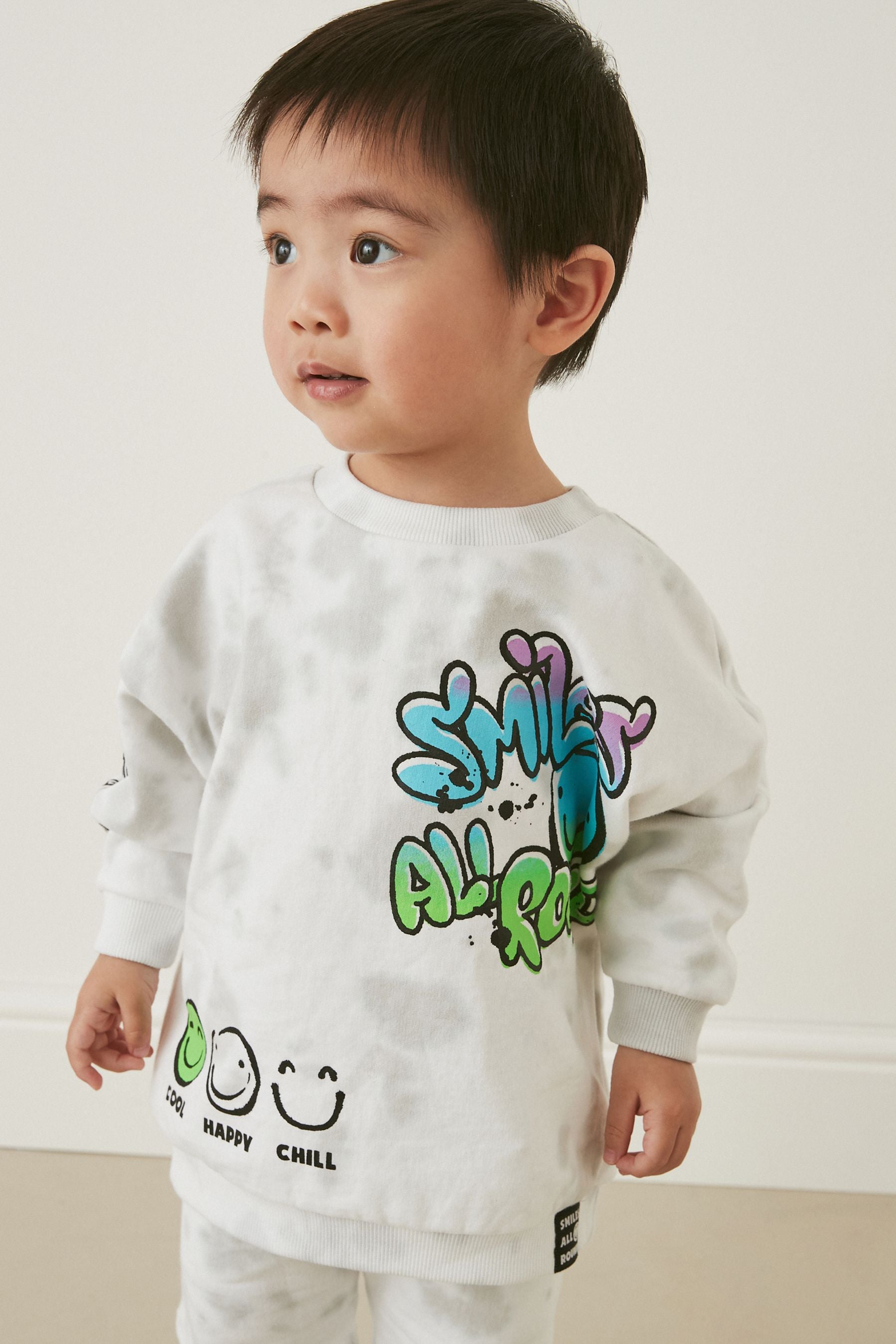 White All Over Print Sweatshirt and Shorts Set (3mths-7yrs)